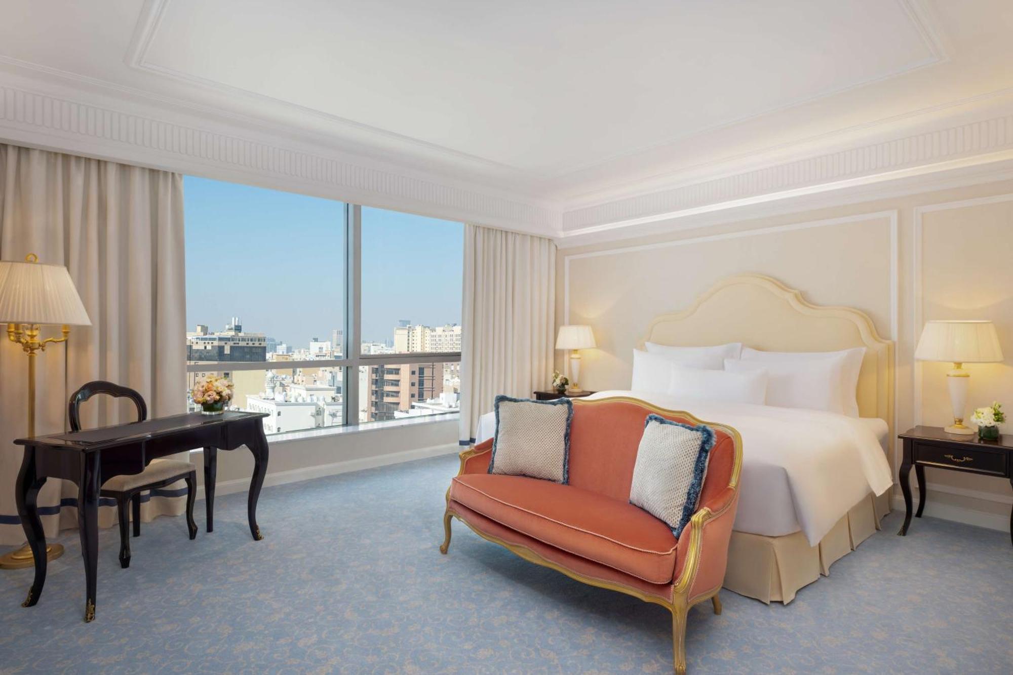 Grand Deluxe King Room