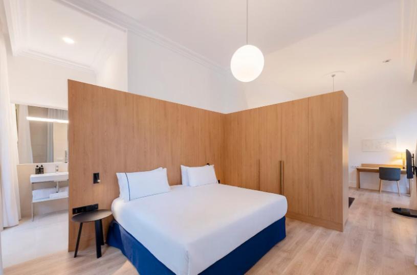 Junior Suite,1613032068:JPEG