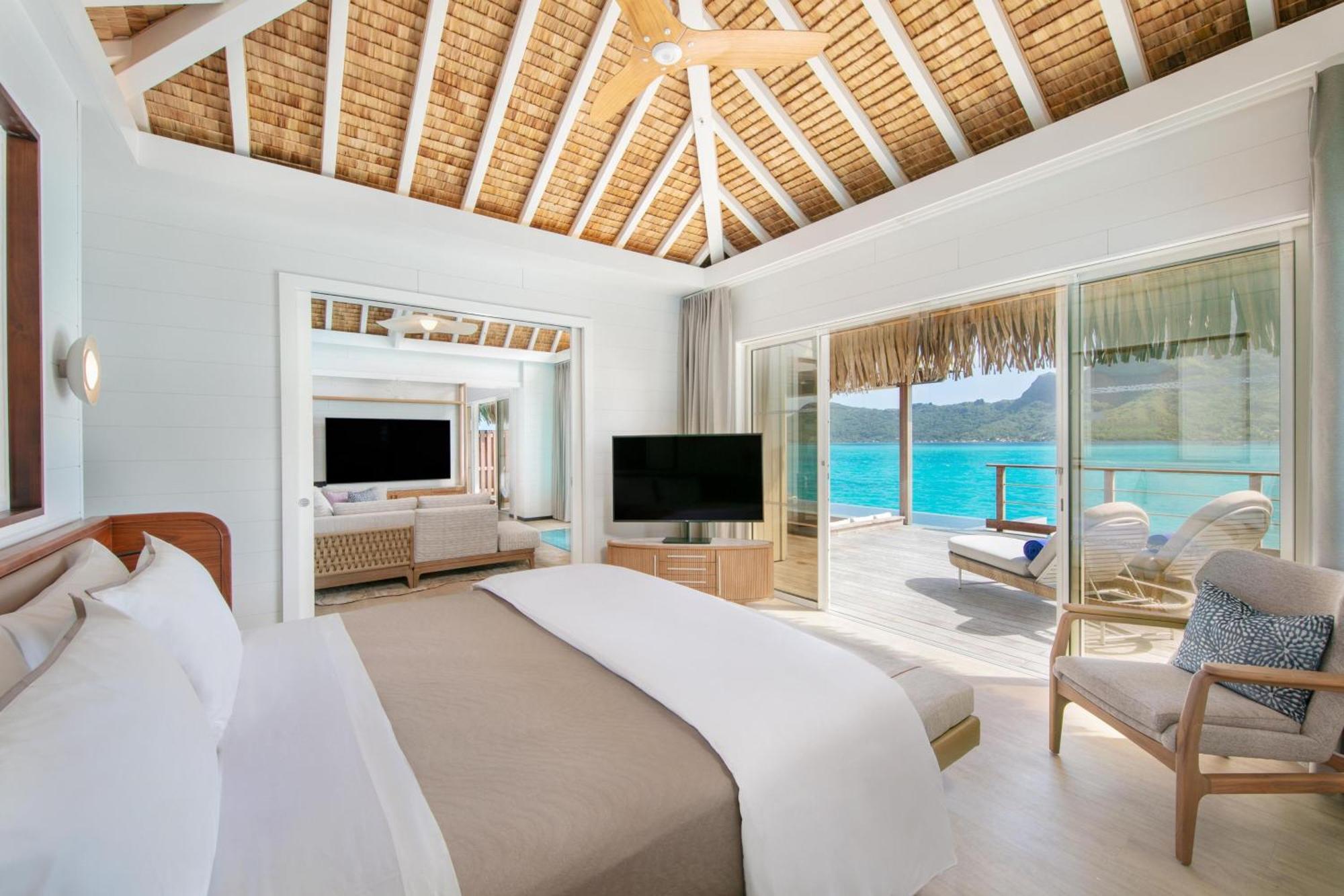 Overwater Villa, 2 Bedroom, Premium Otemanu View with Plunge Pool