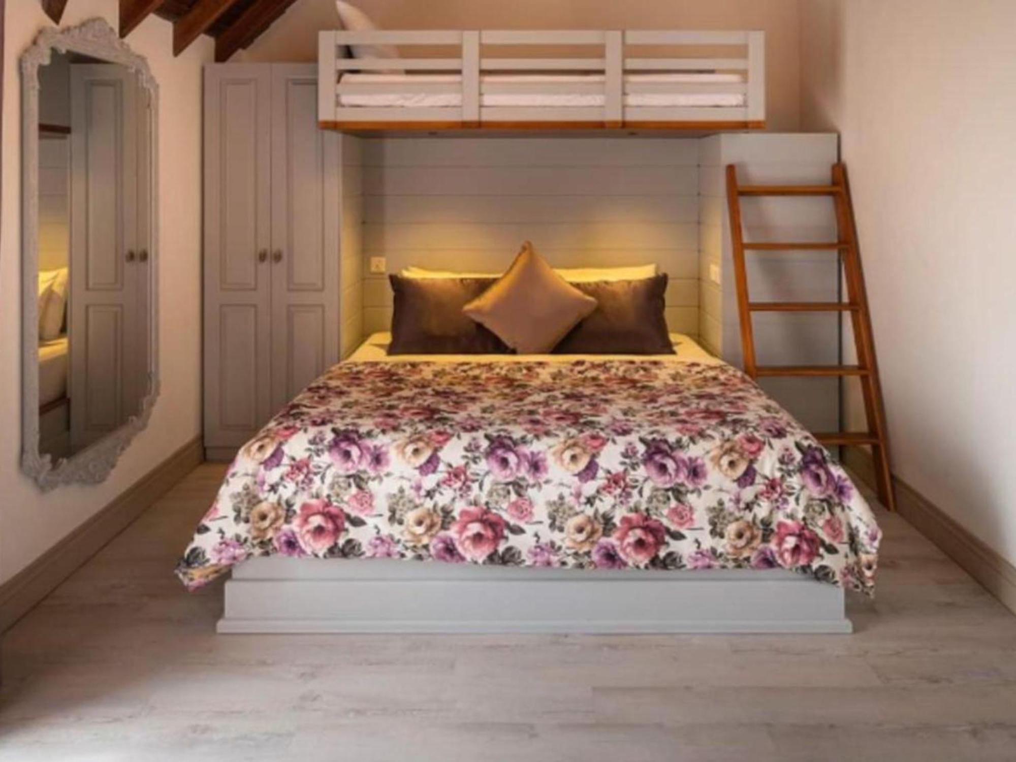 Triple Room with Mountain View