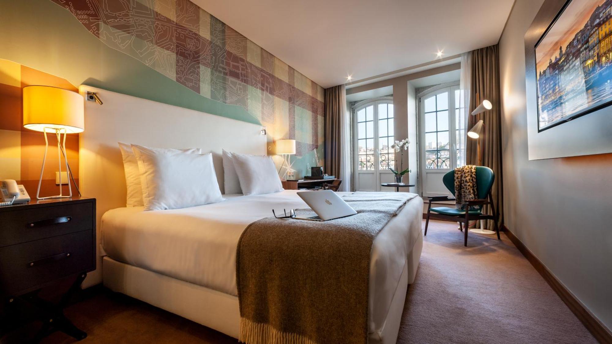 Triple Room Vintage with River View and Balcony