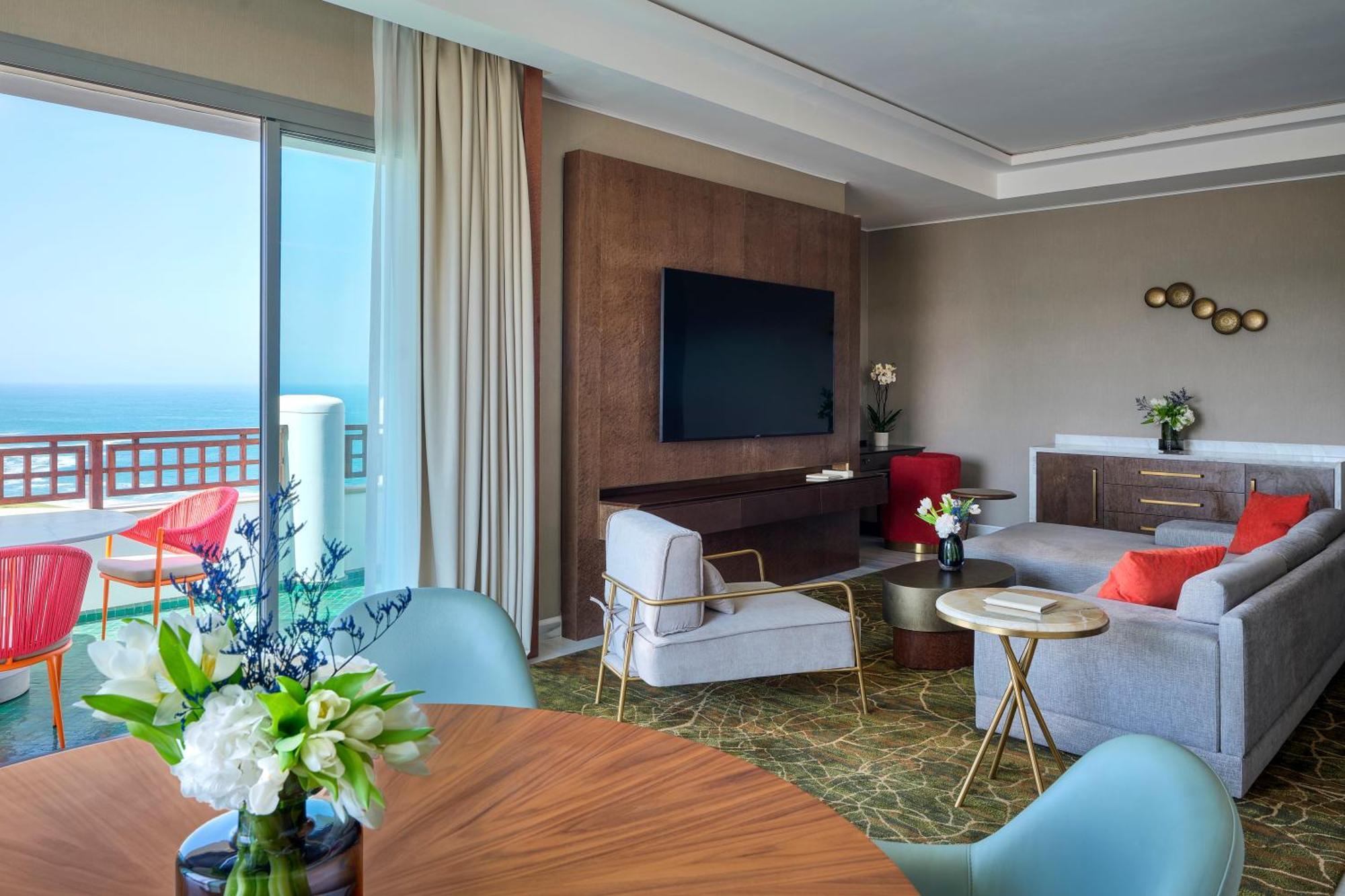Deluxe One Bedroom Suite