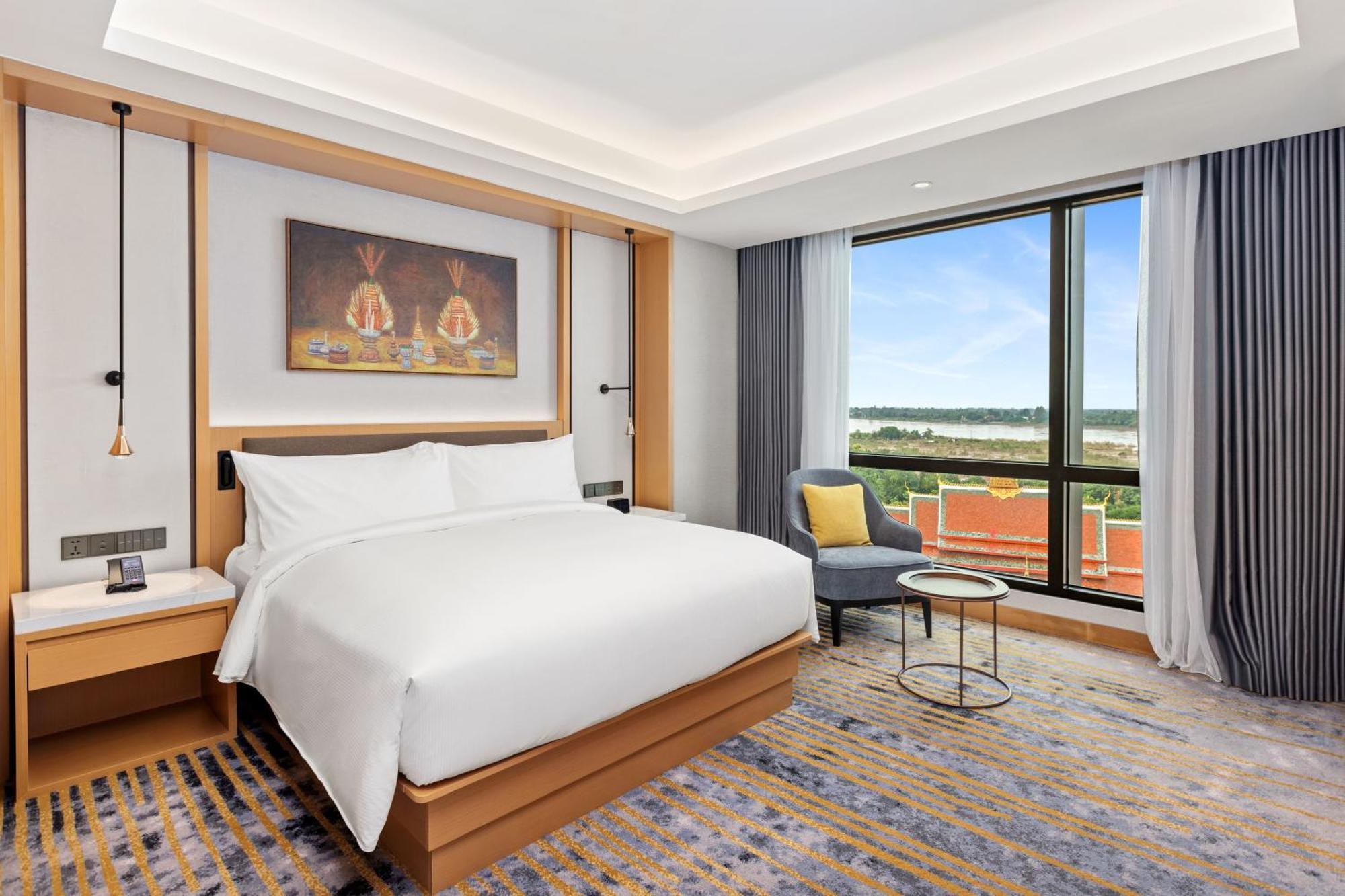 Deluxe King Suite