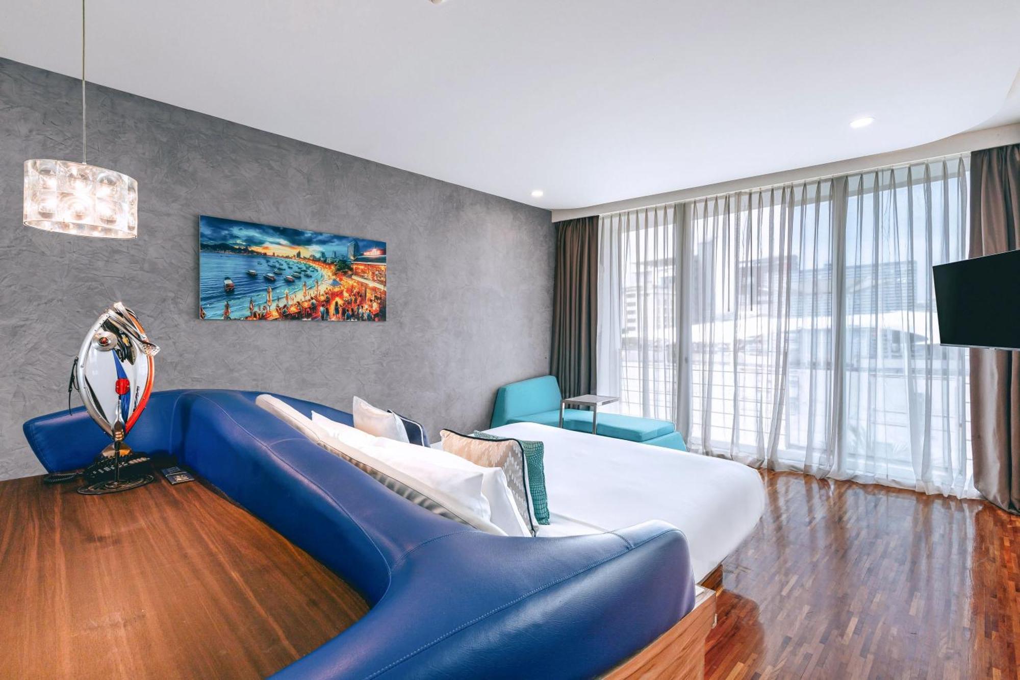 Deluxe Family Room