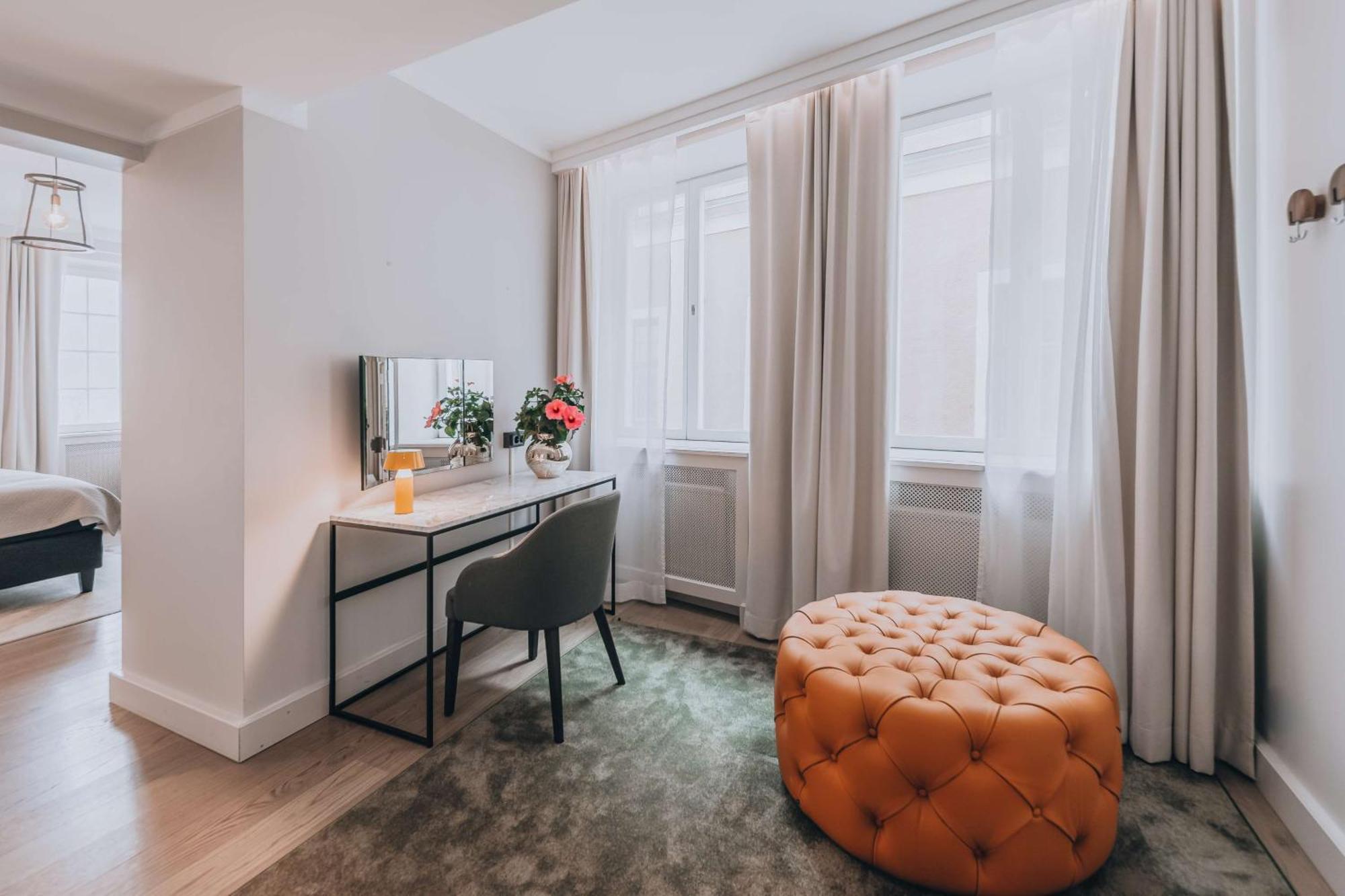 Corner Suite with Sea View