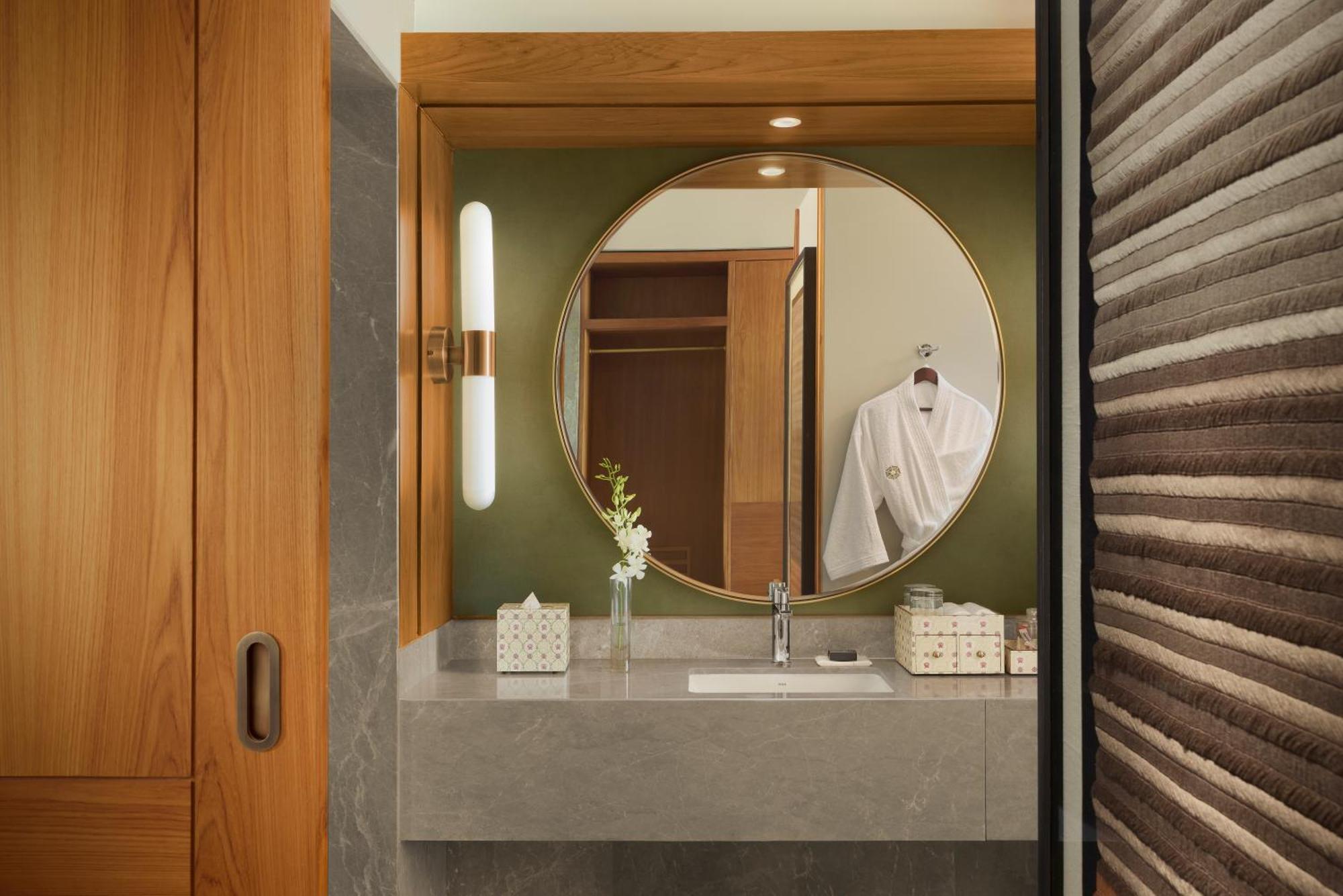 Grand Luxury Suite with Jacuzzi