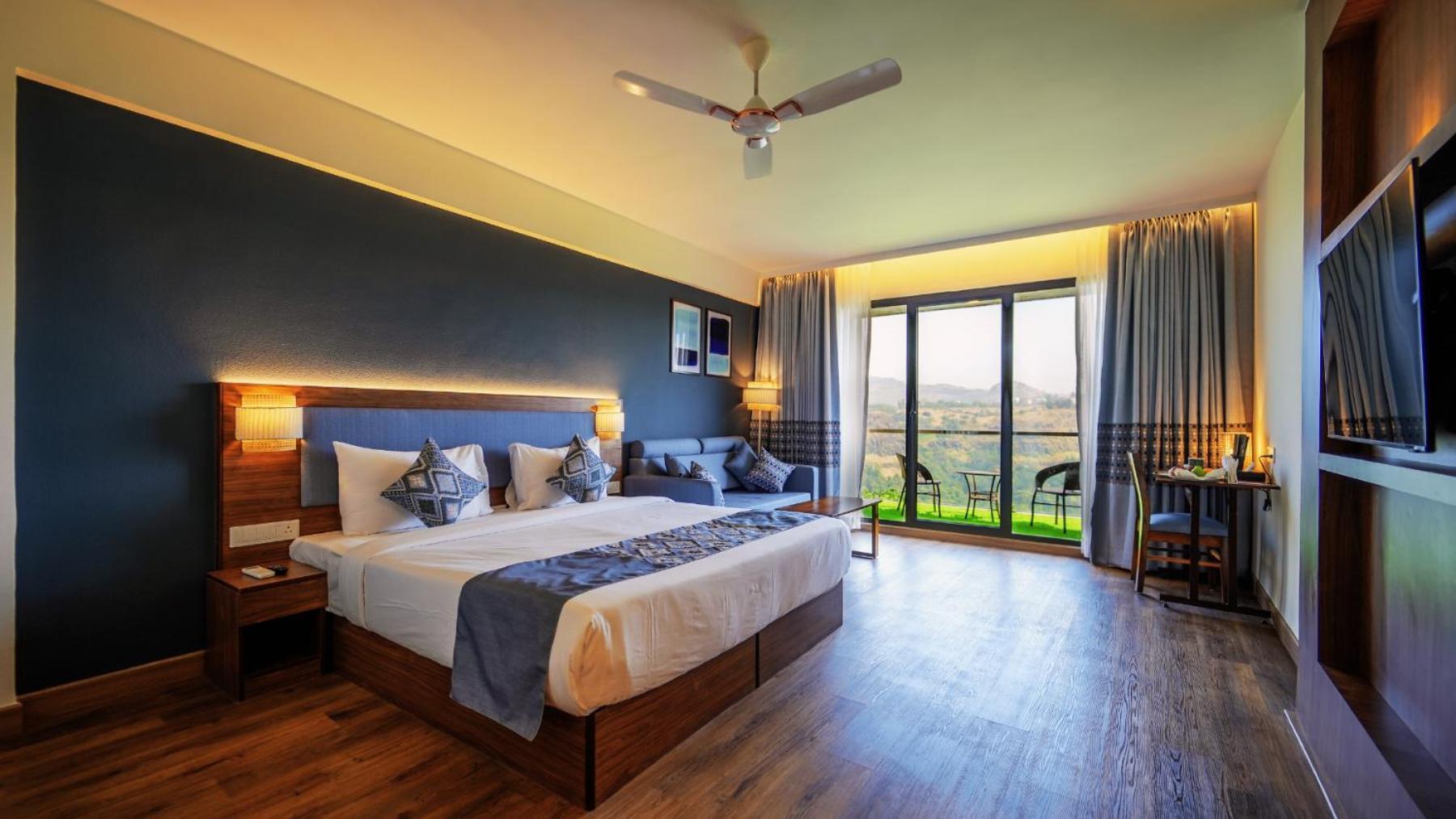 Splendour Premium Valley View with Balcony