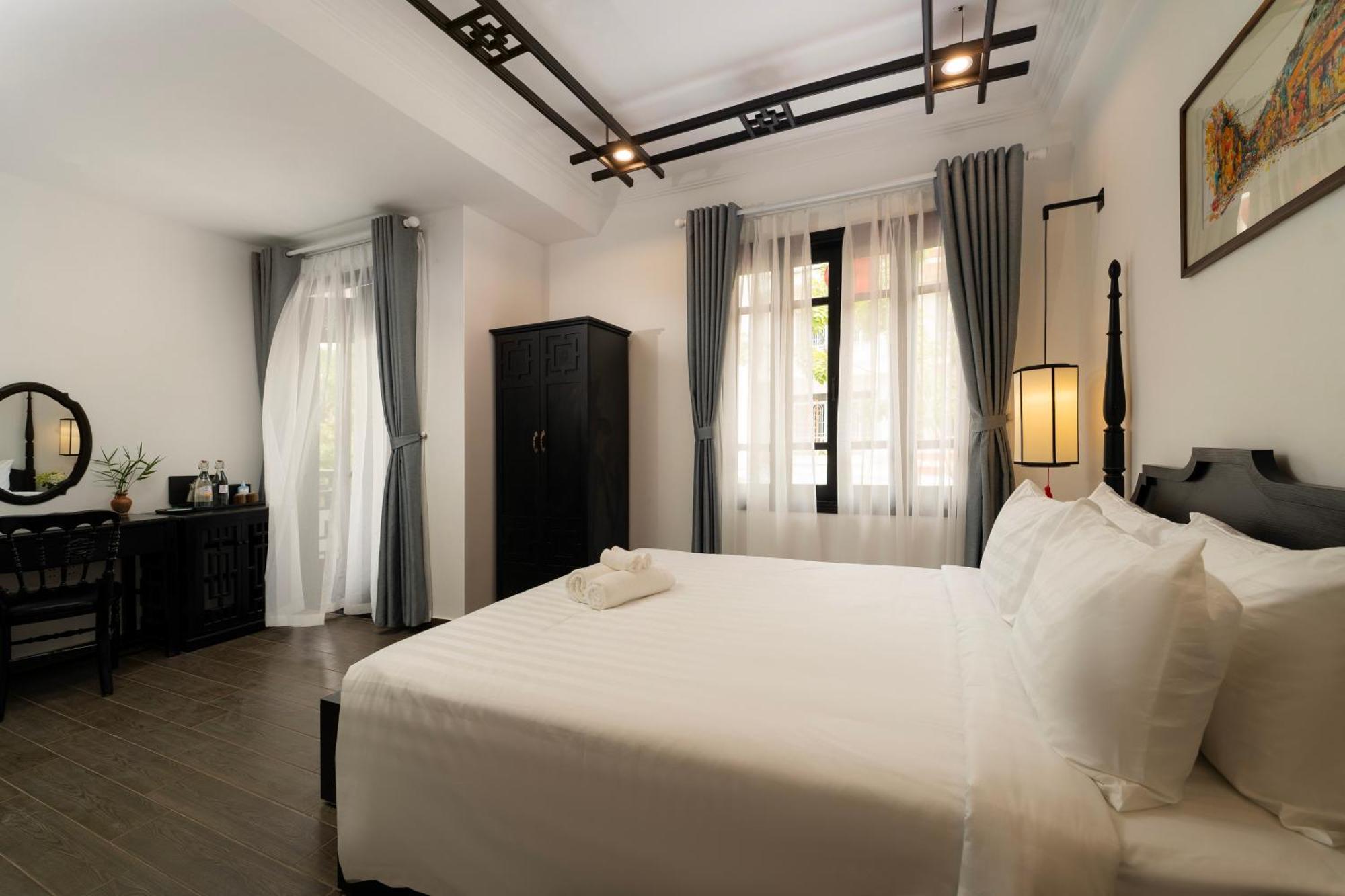 Deluxe Double Room with Balcony