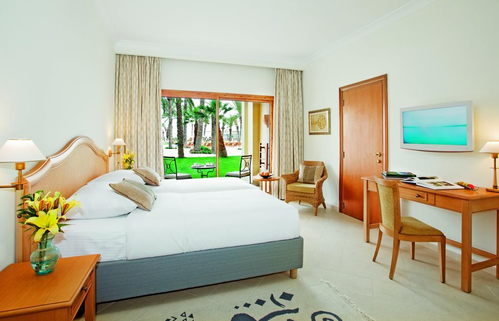 Classic Twin Room with Pool View