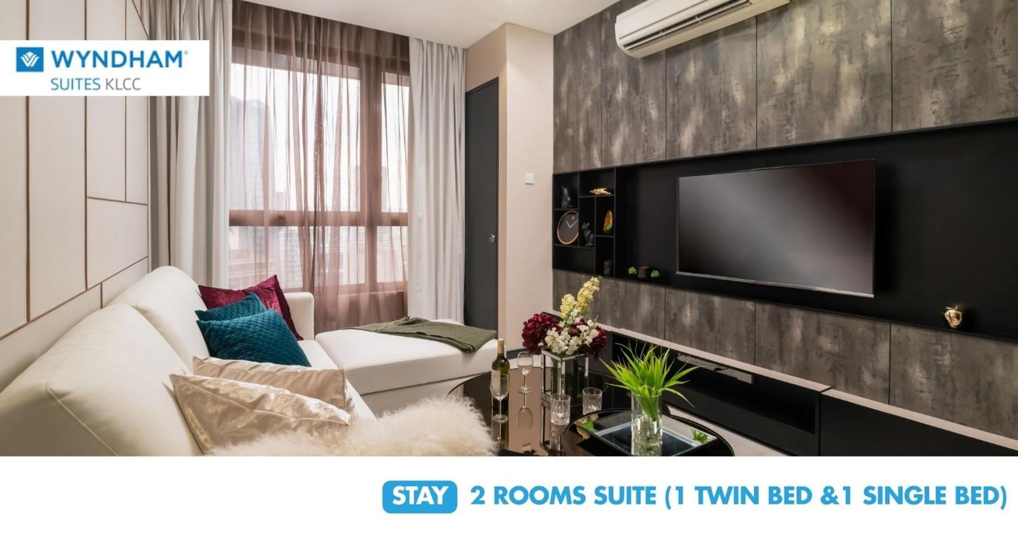 Wyndham Executive Suite with Twin Beds
