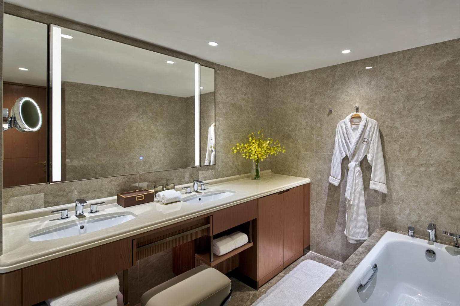 Premium Panoramic Suite