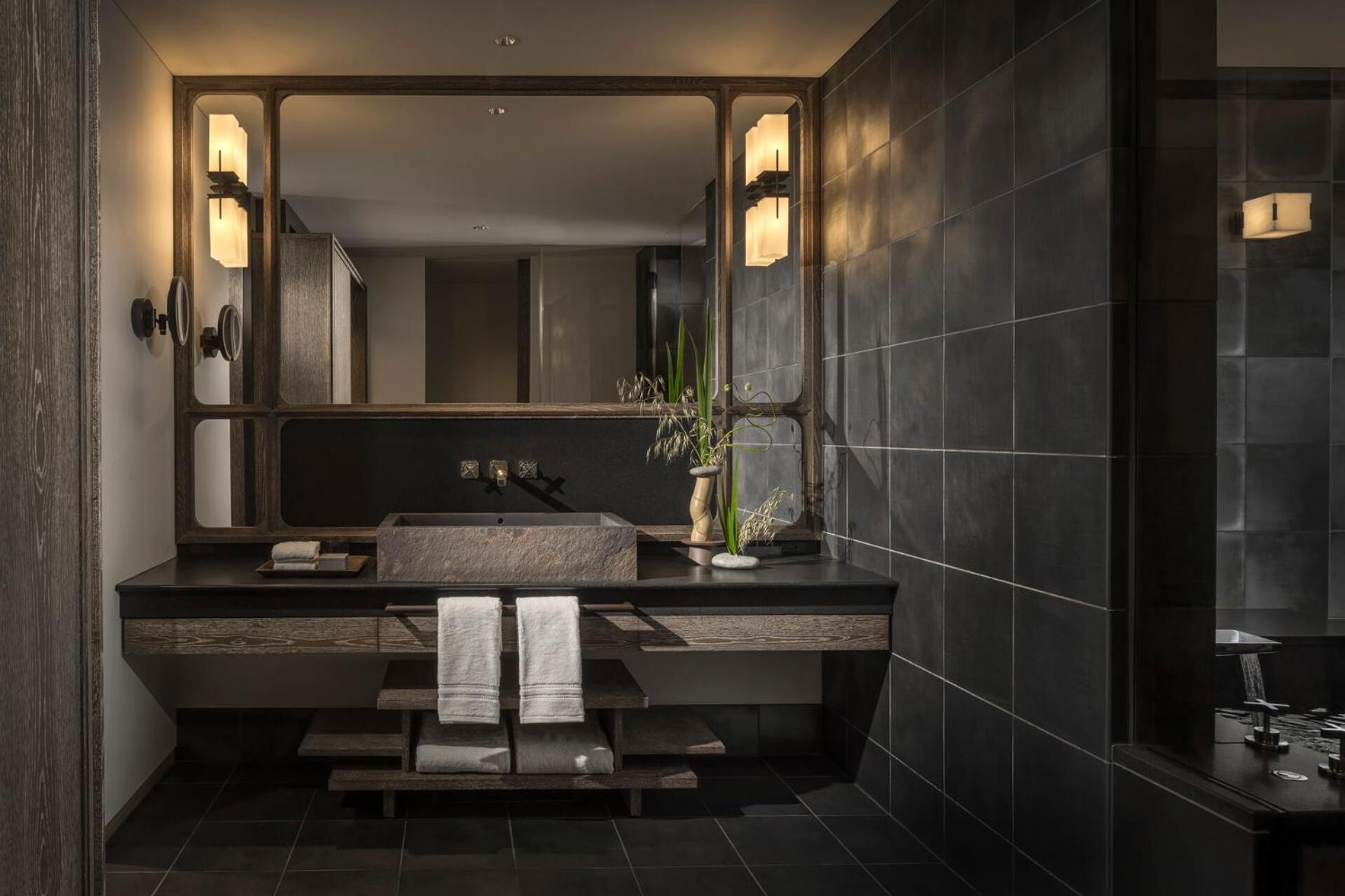 Tatami Premier Corner King Suite