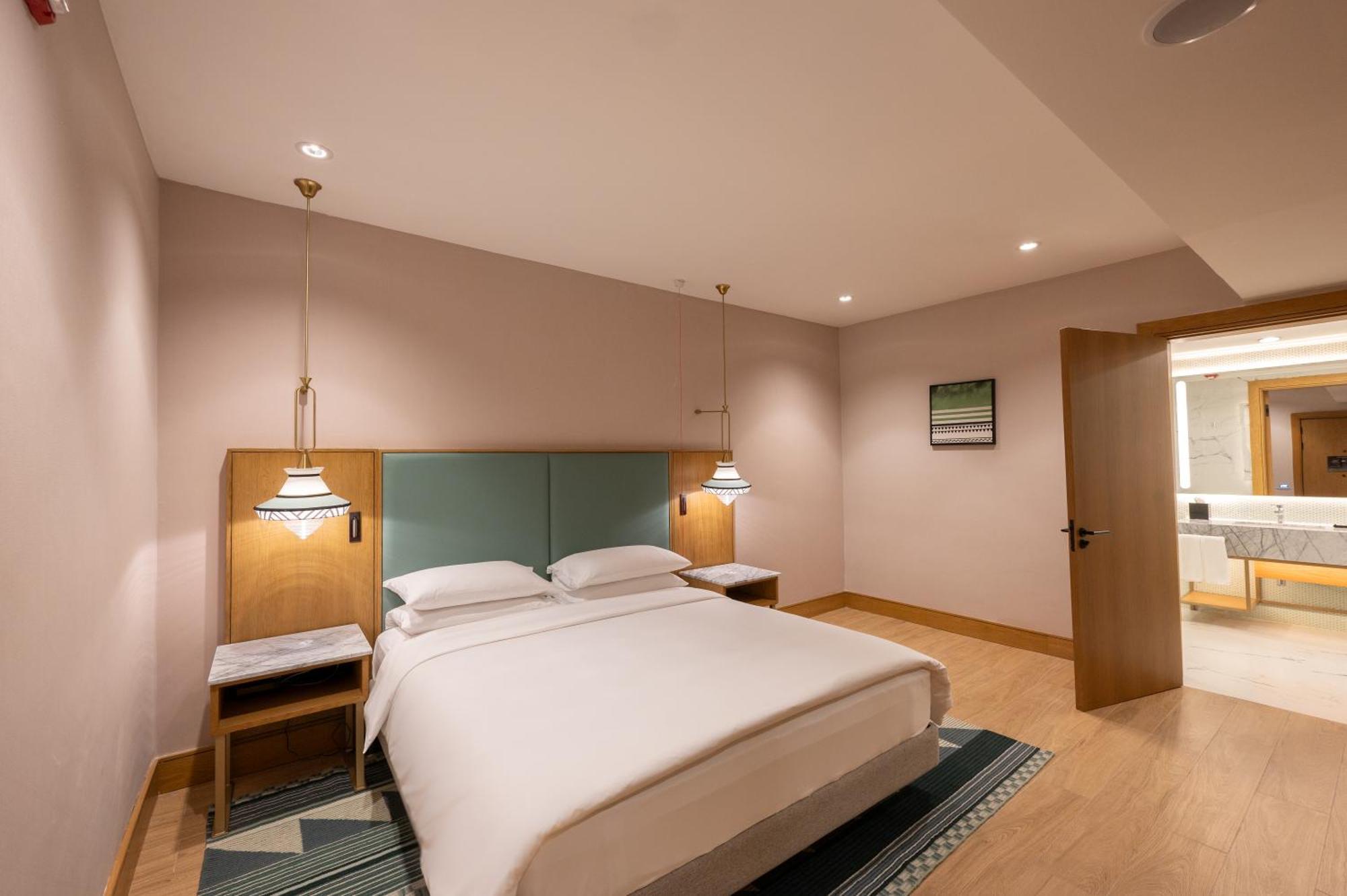 Deluxe King Room - Disability Access,1630139770:JPEG