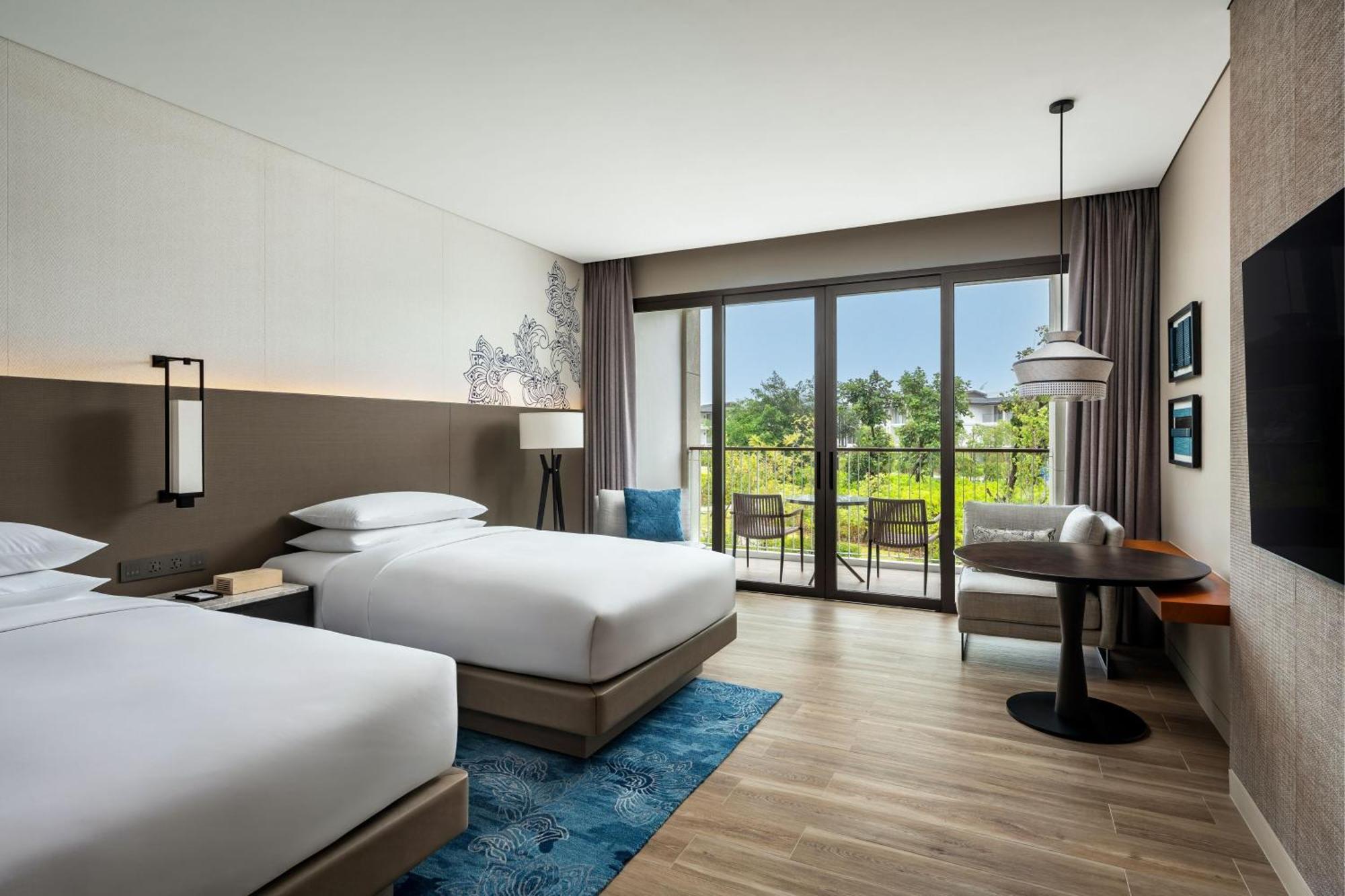 Deluxe Twin Room with Balcony and Garden View