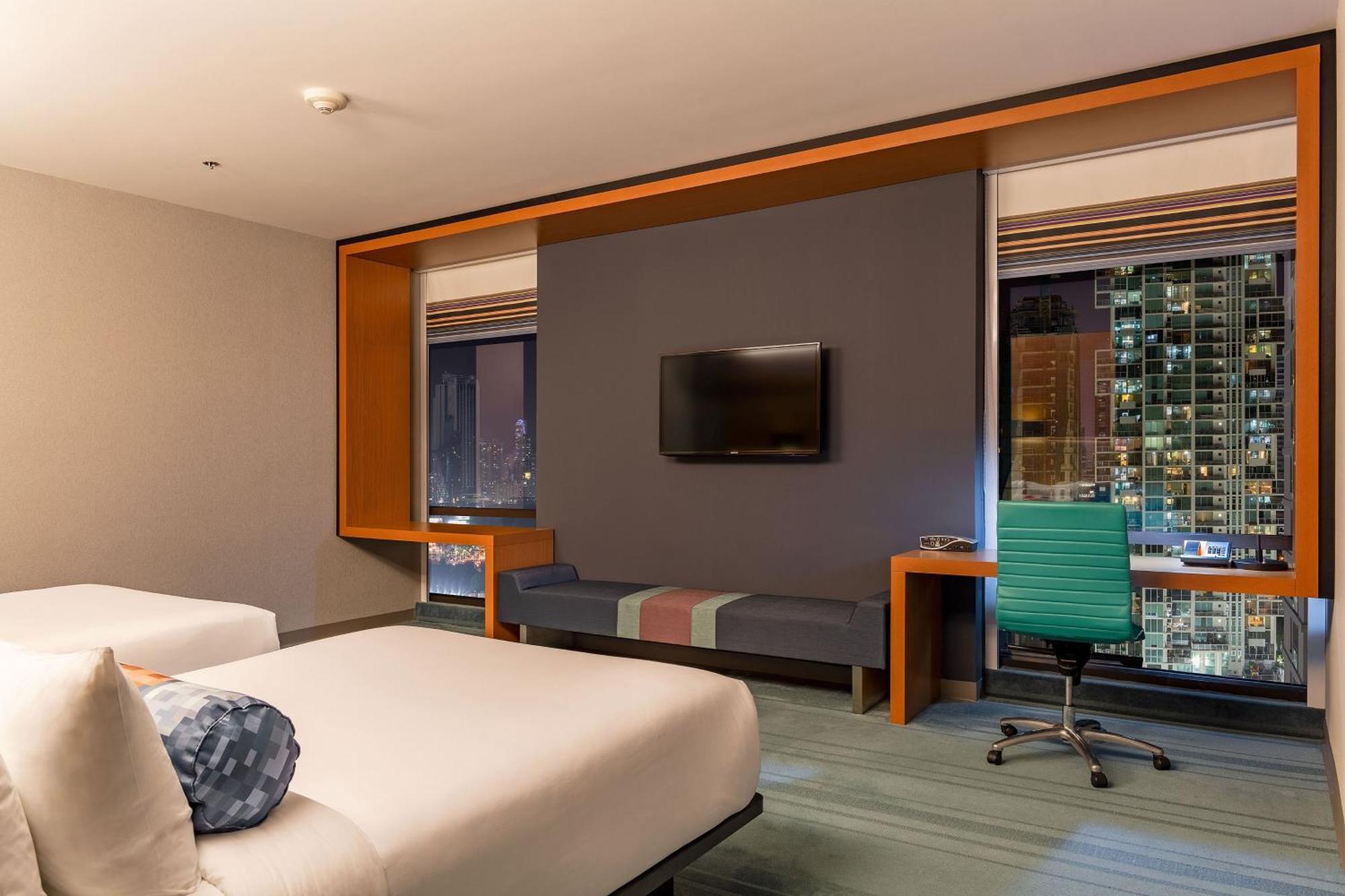 ALOFT, Guest room, 2 Queen, City view