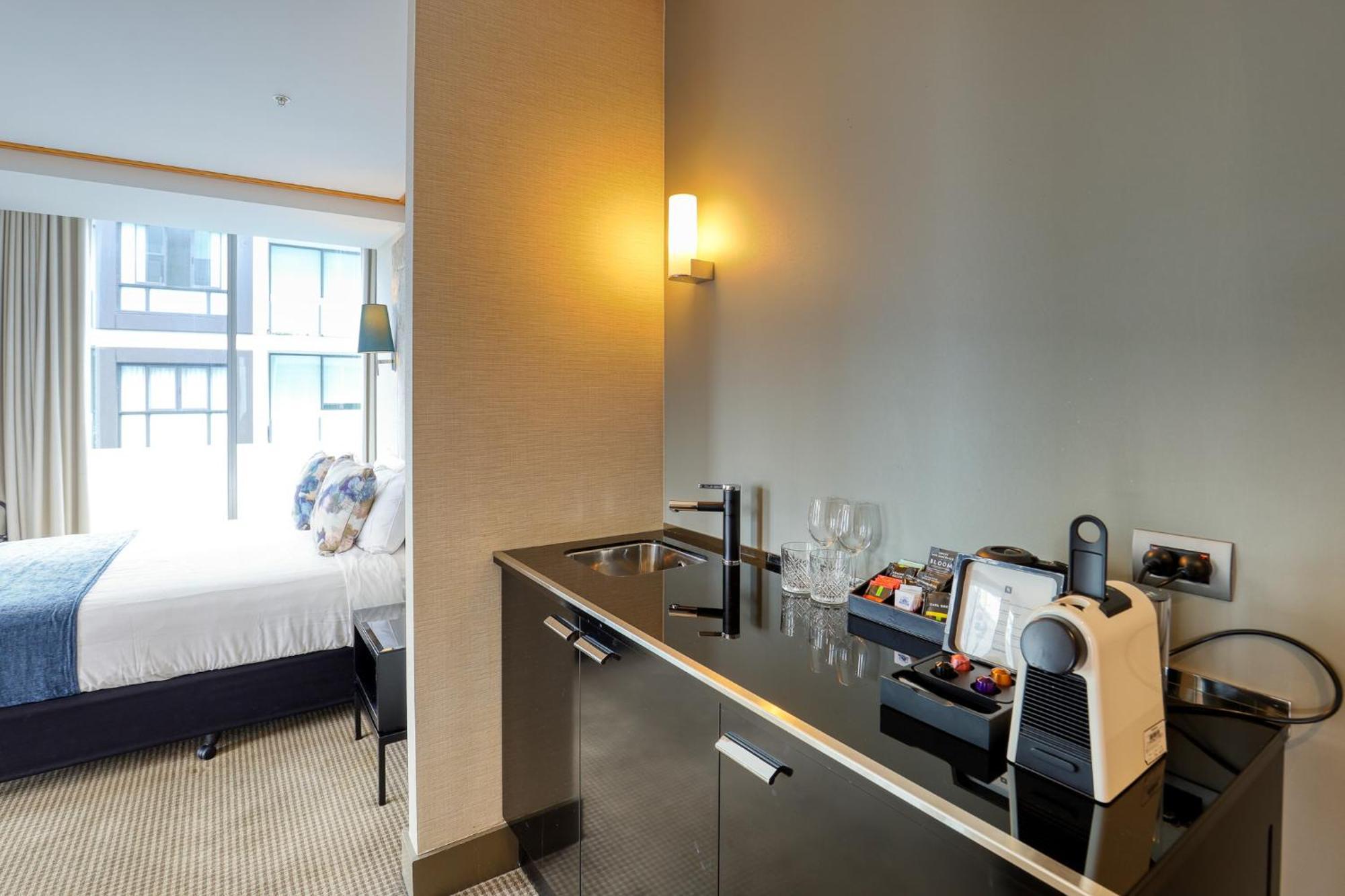 Deluxe King Suite