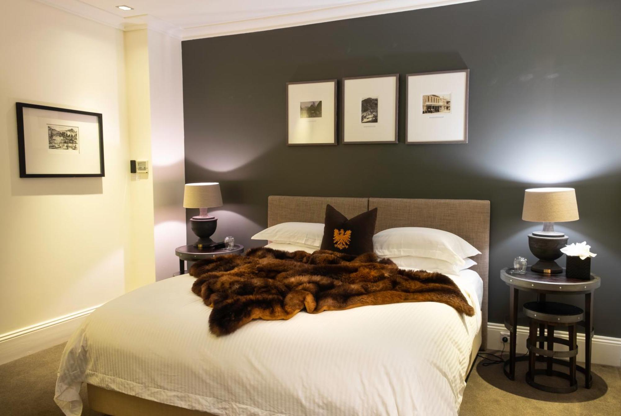 Gold Vault Suite