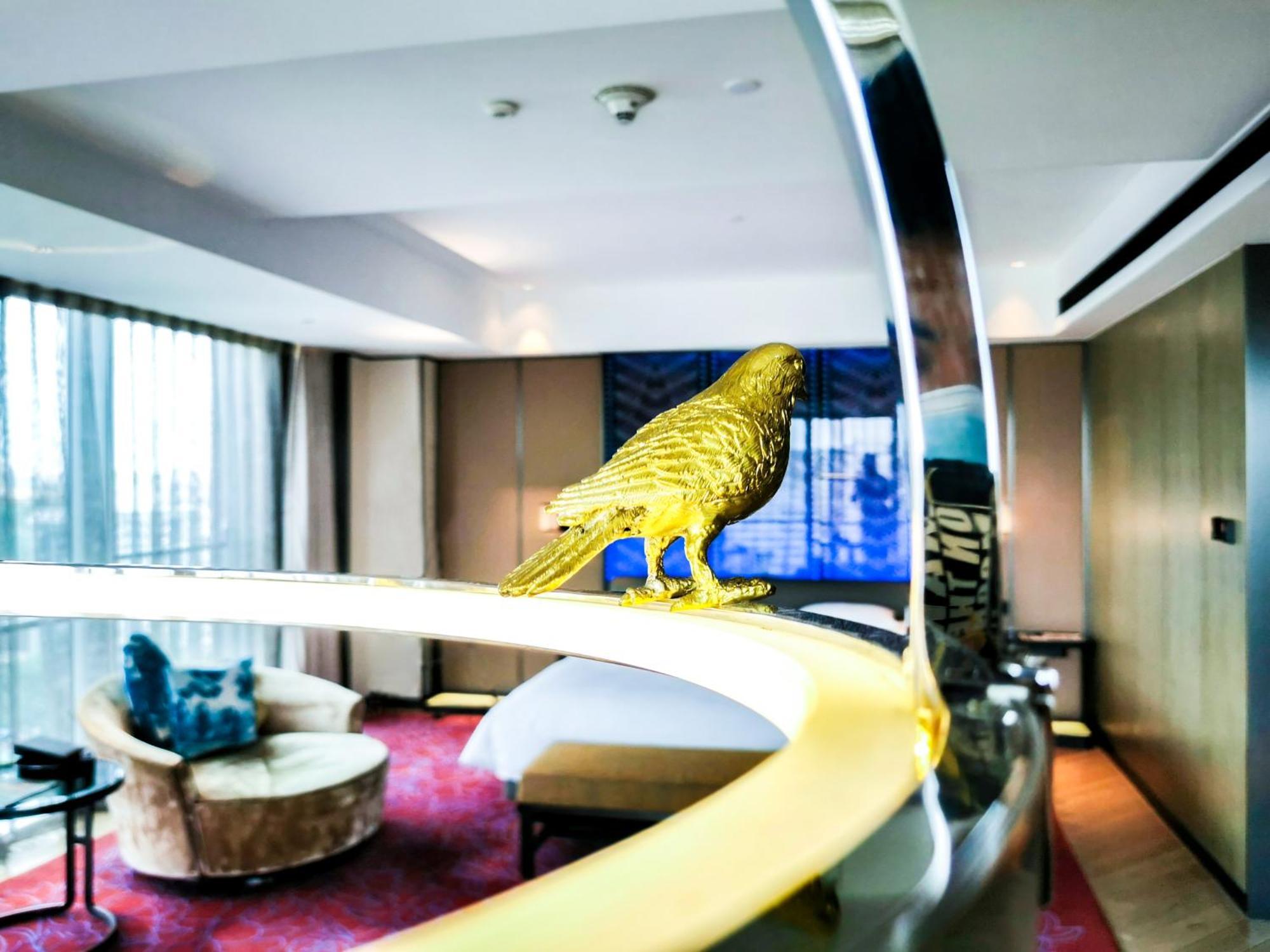 Prestige Family Suite inclusive Mini Bar for the first round and 20% discount in Chinese Restaurant,1633009037:JPEG