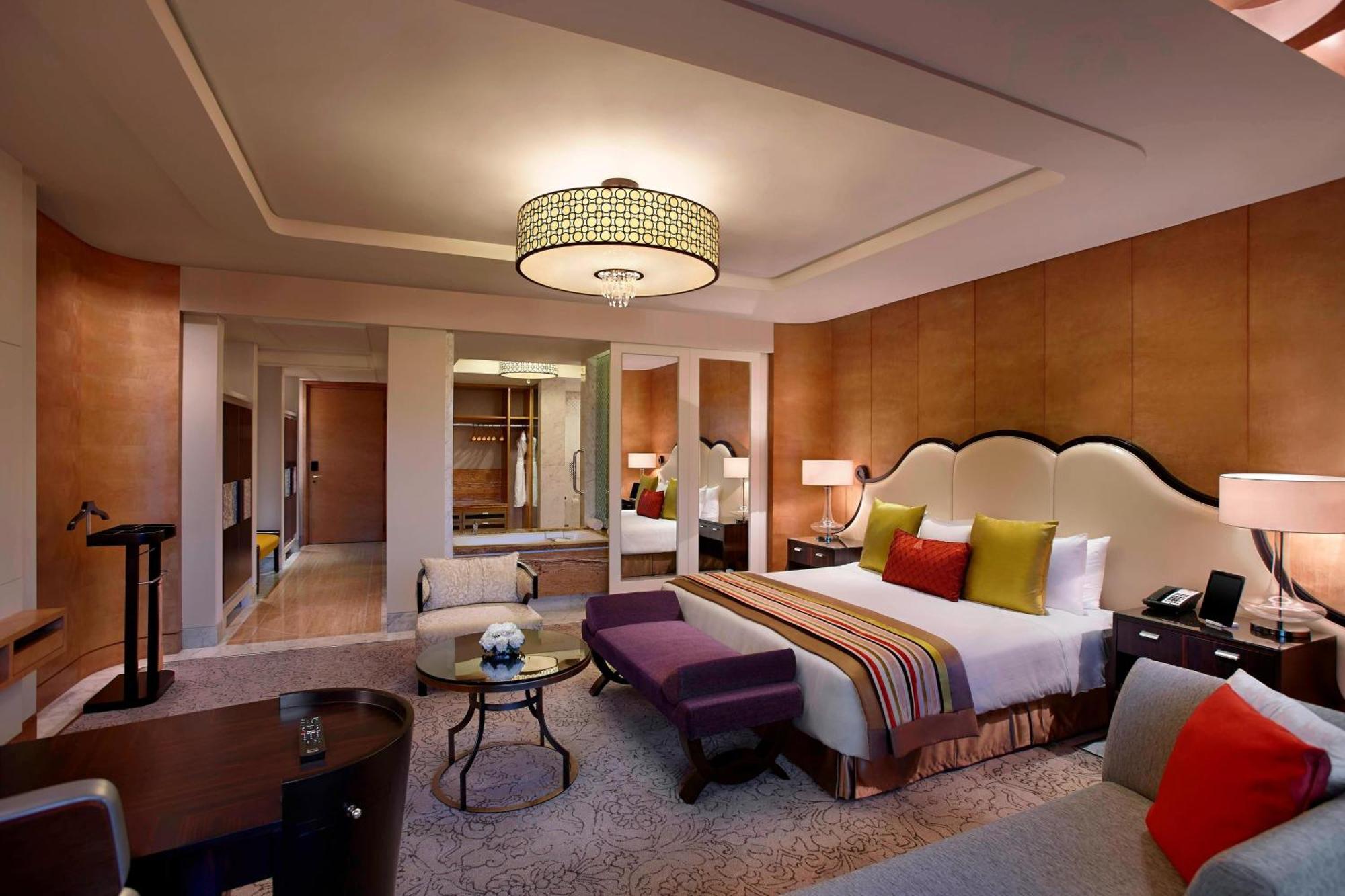 Towers Larger Guest room 1 King or 2 Twin or Single Beds,1633012625:JPEG