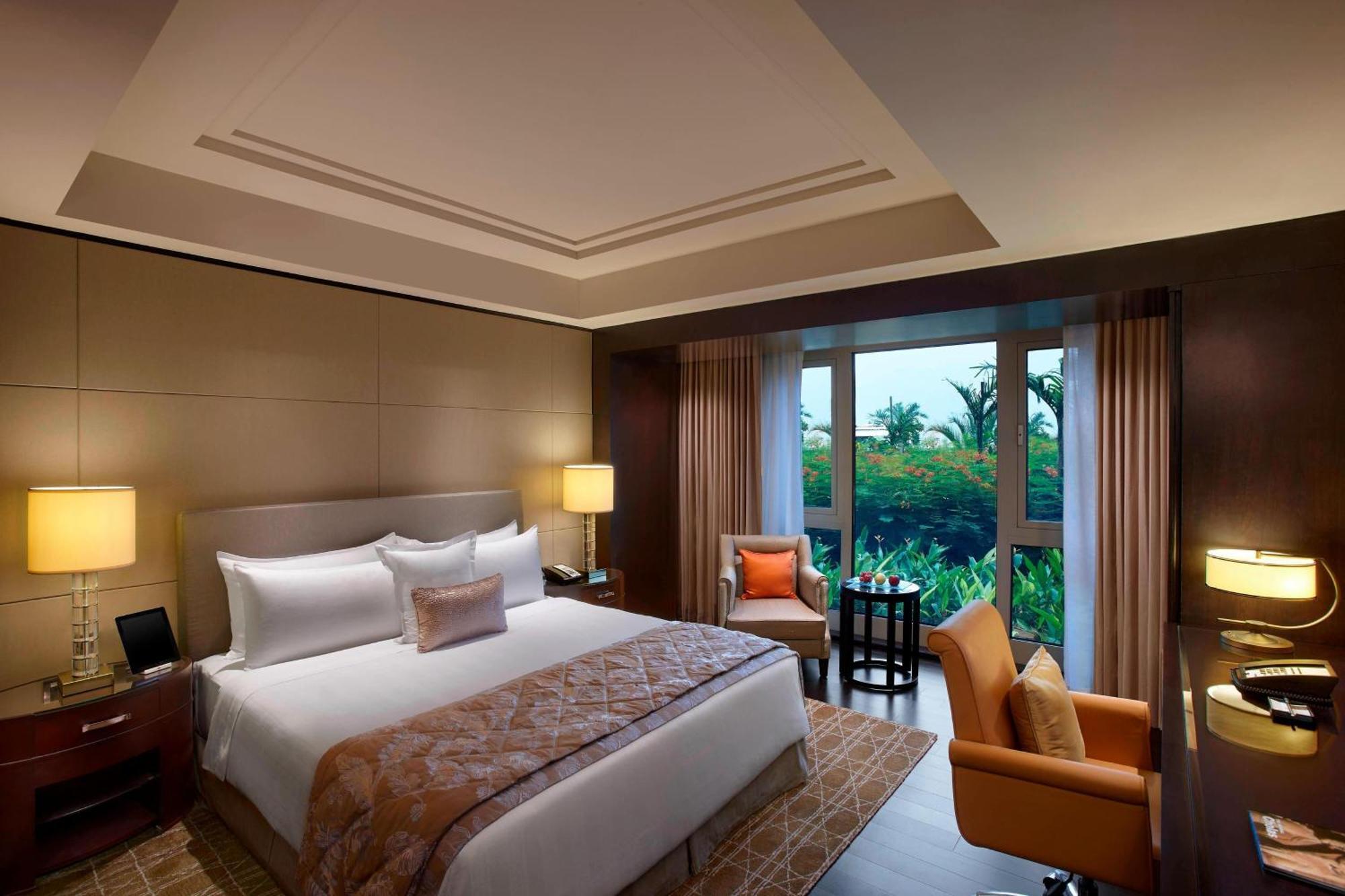 Executive Club Guest room 1 Queen or 2 Twin or Single Beds,1633012646:JPEG