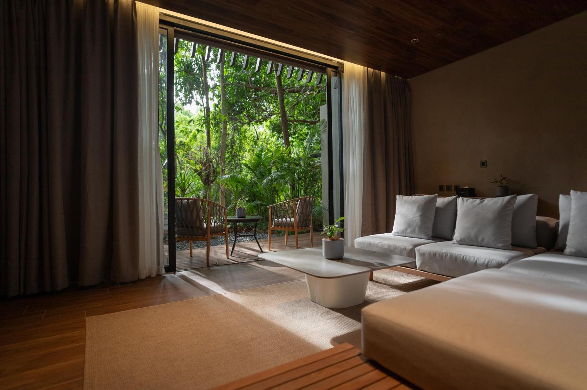 Deluxe Studio with Garden