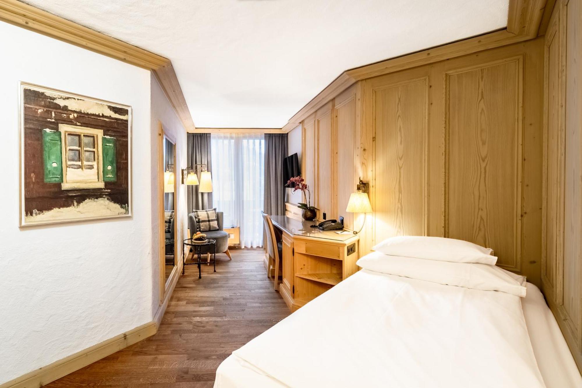 Single Room with Mountain View