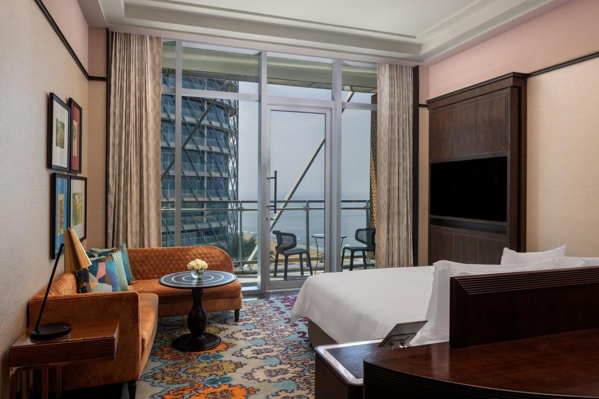 One Bedroom Apartment with Waterfront View, Private Balcony & Luxury Hours