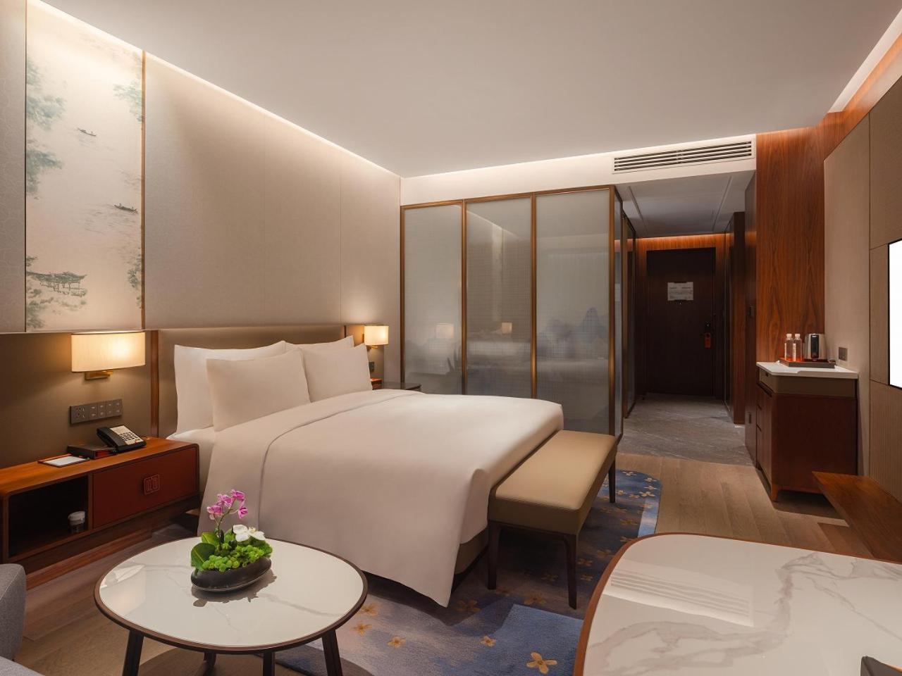 Executive Double Room with Lake View