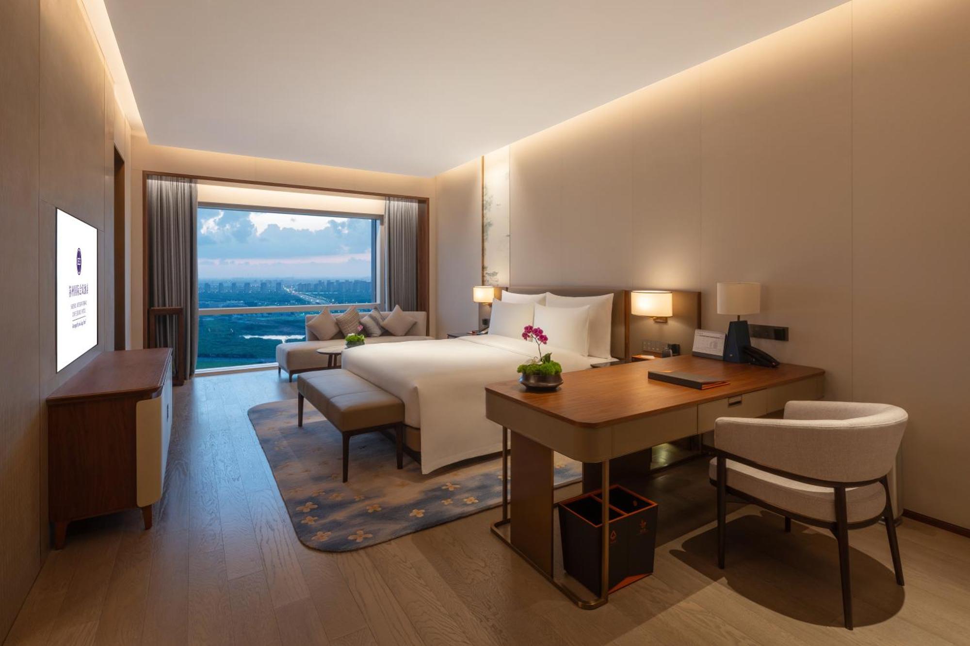 Premier Double Room with Lake View