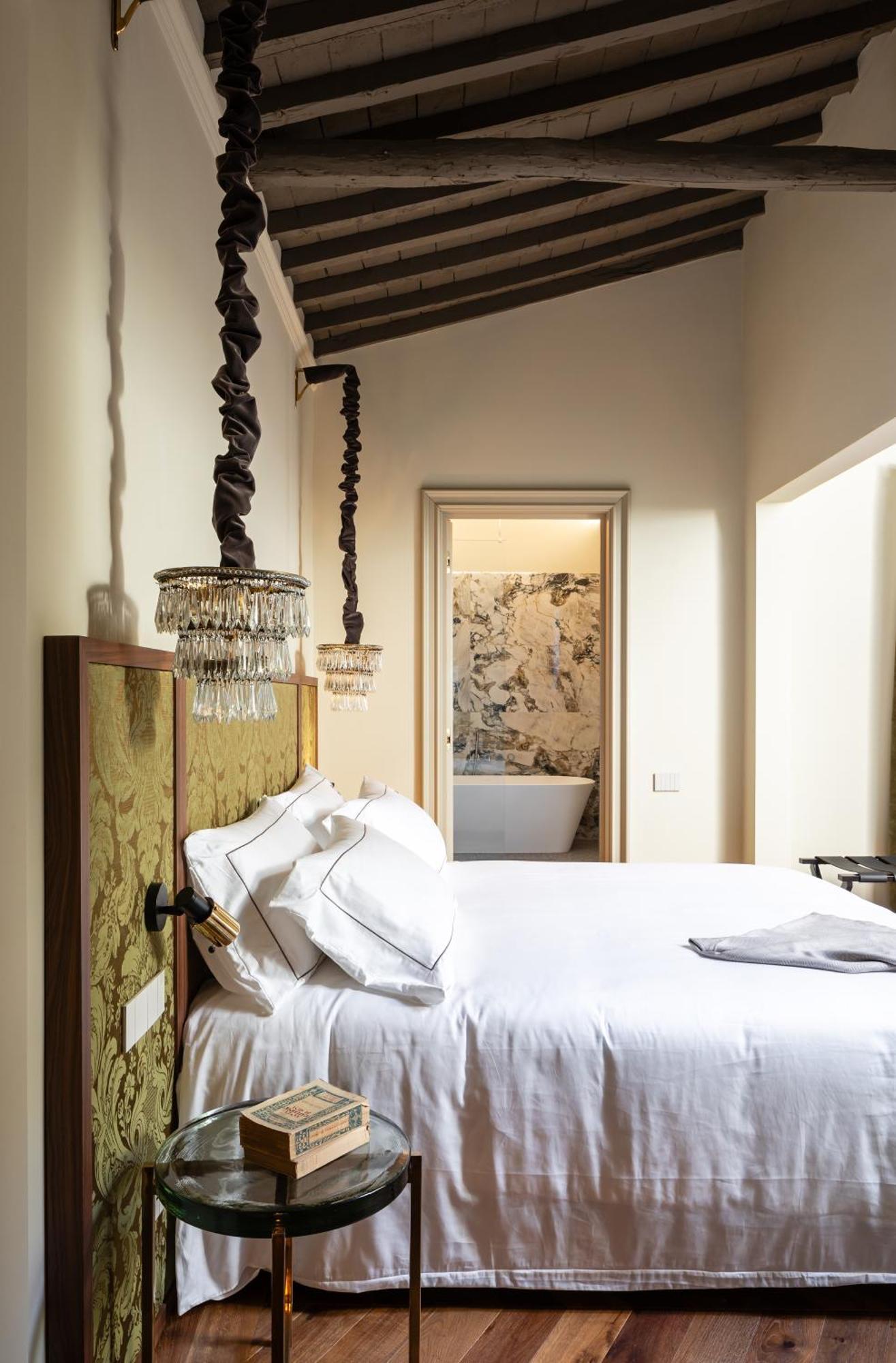 One-Bedroom Apartment with Terrace