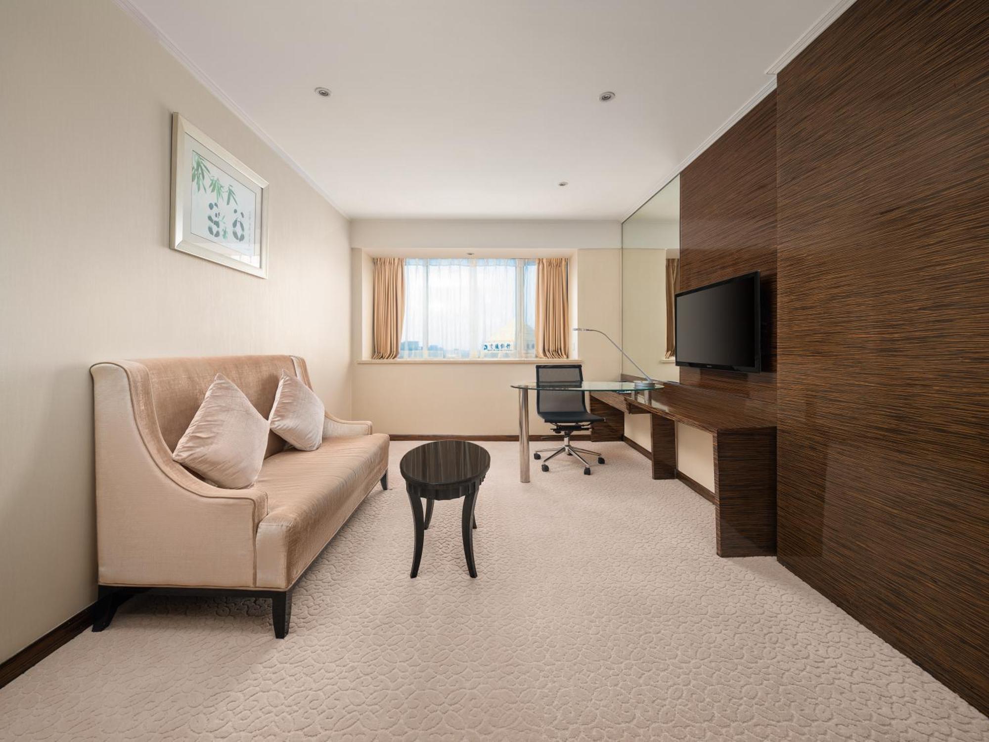 Standard Suite,1638493564:JPEG