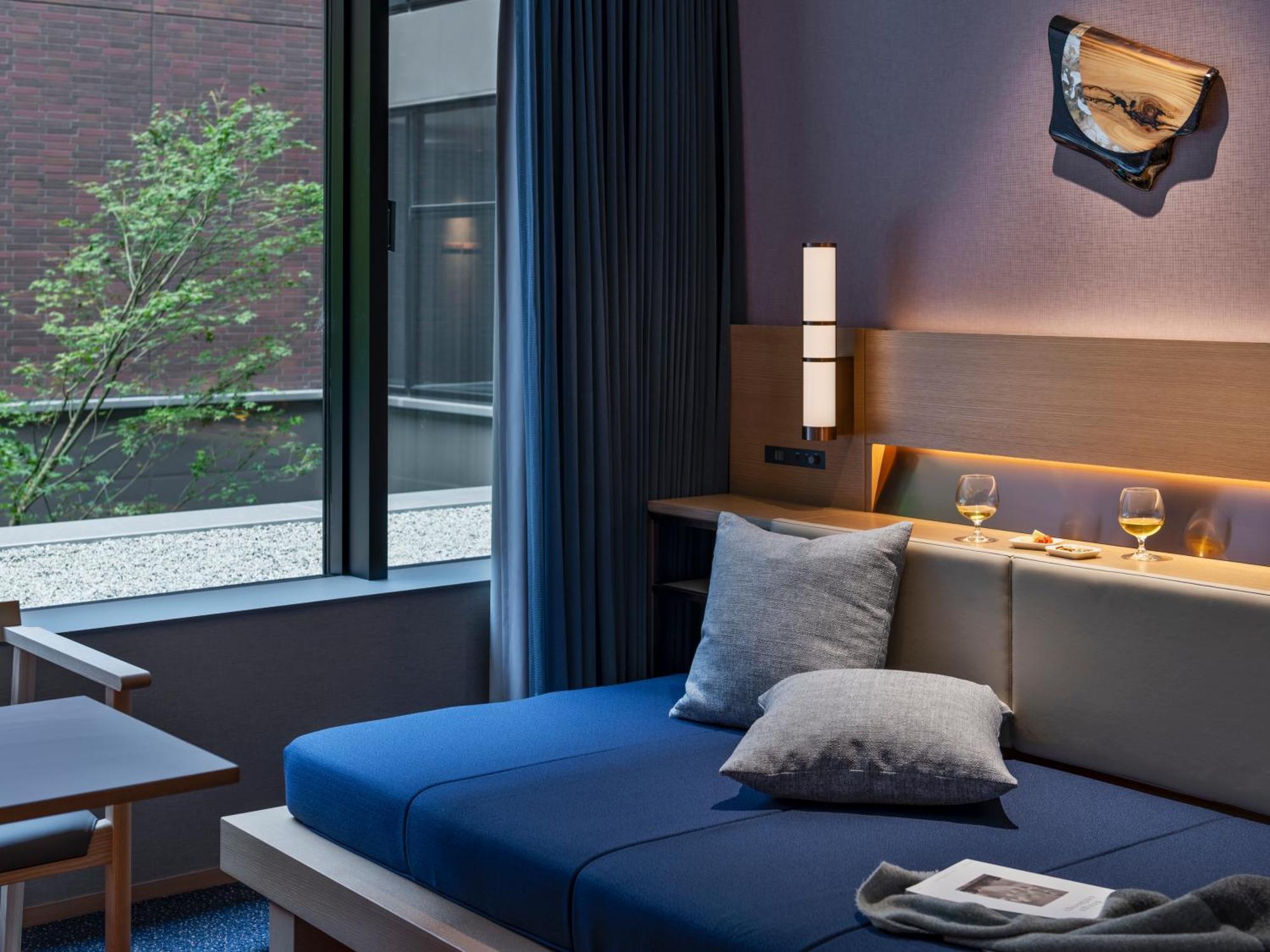 Superior King Room with Extra Bed (3 Adults)