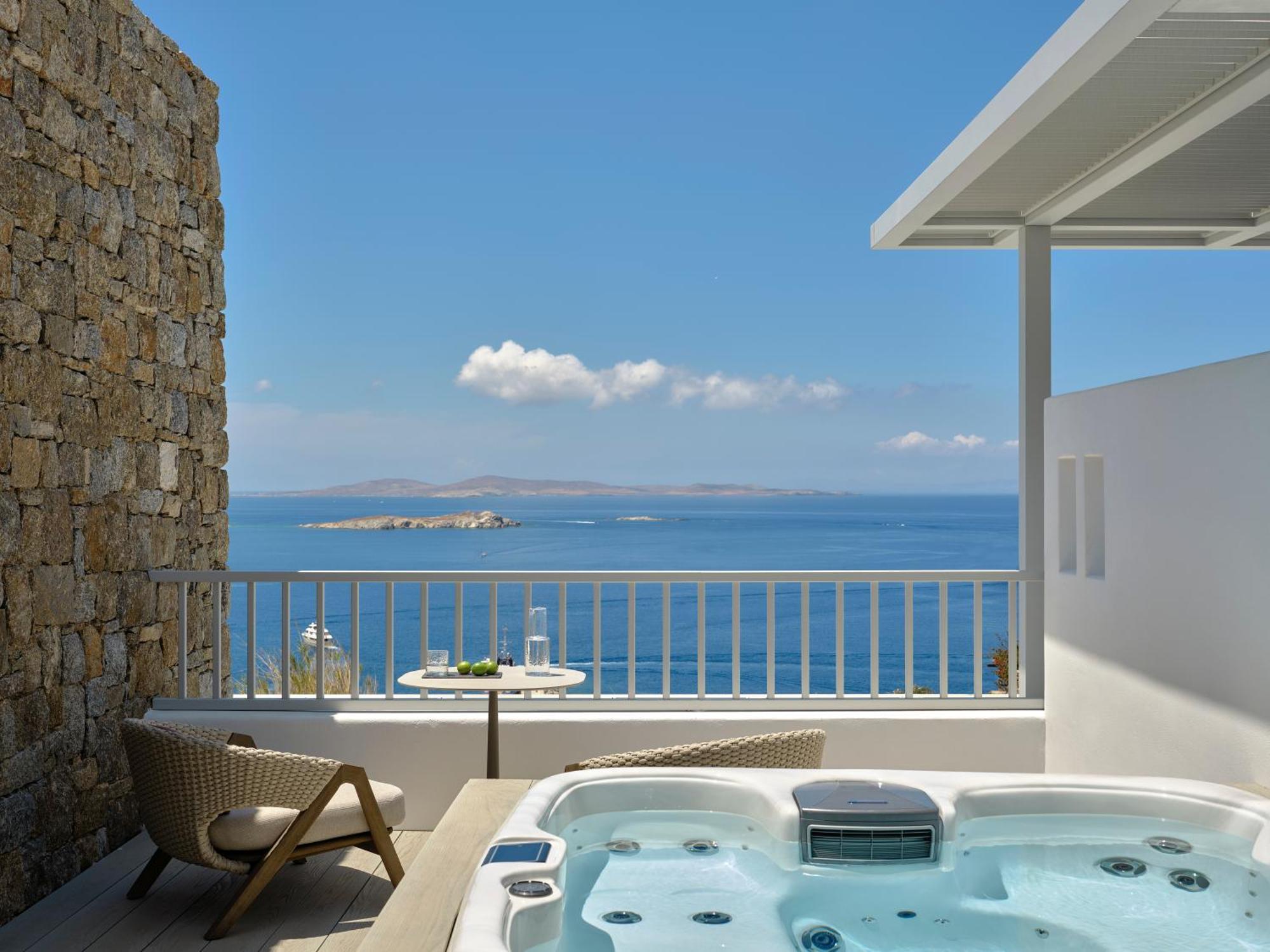 DELTA Room Outdoor Hot Tub & Sea View,1639392918:JPEG