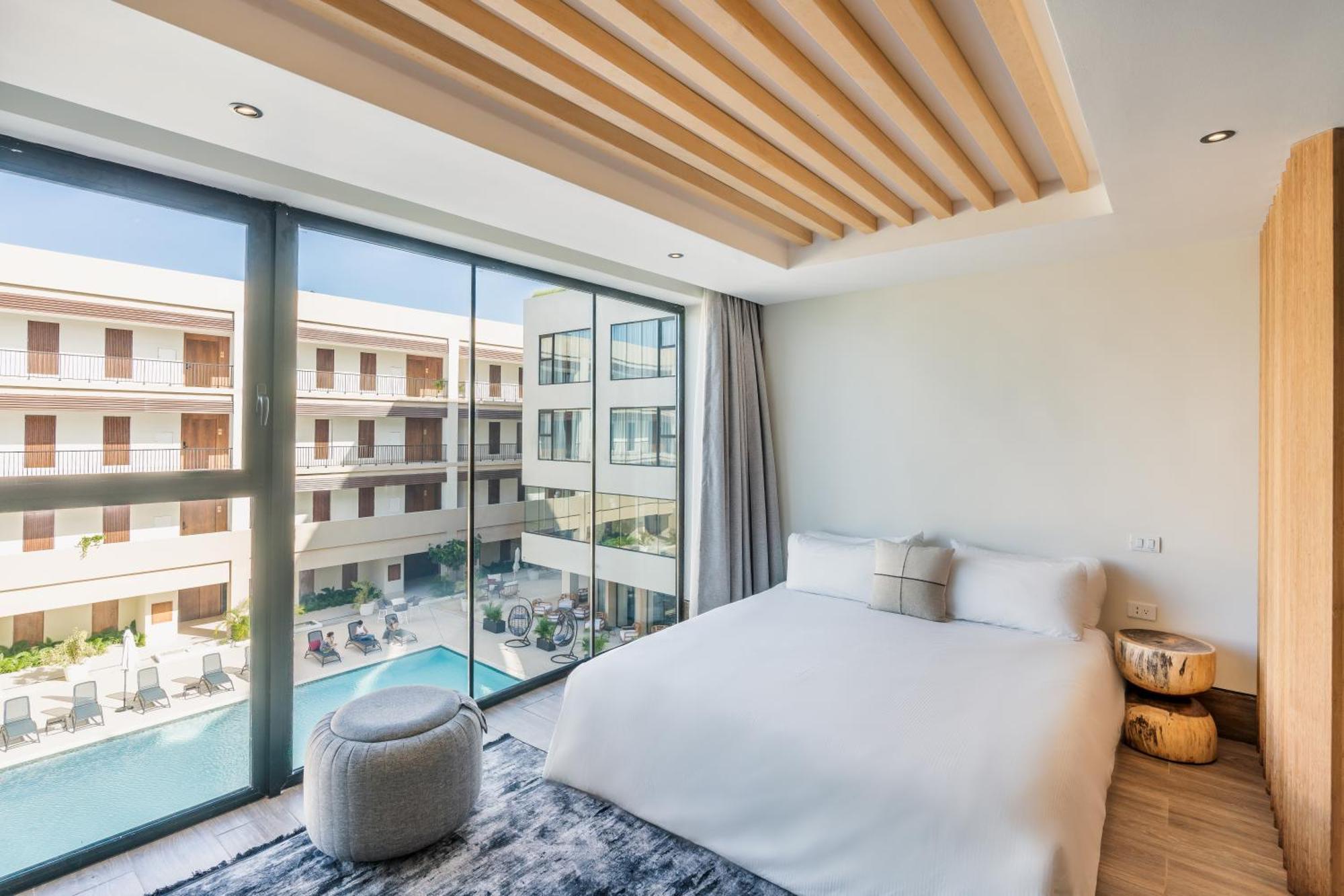 Suite,1639509483:JPEG