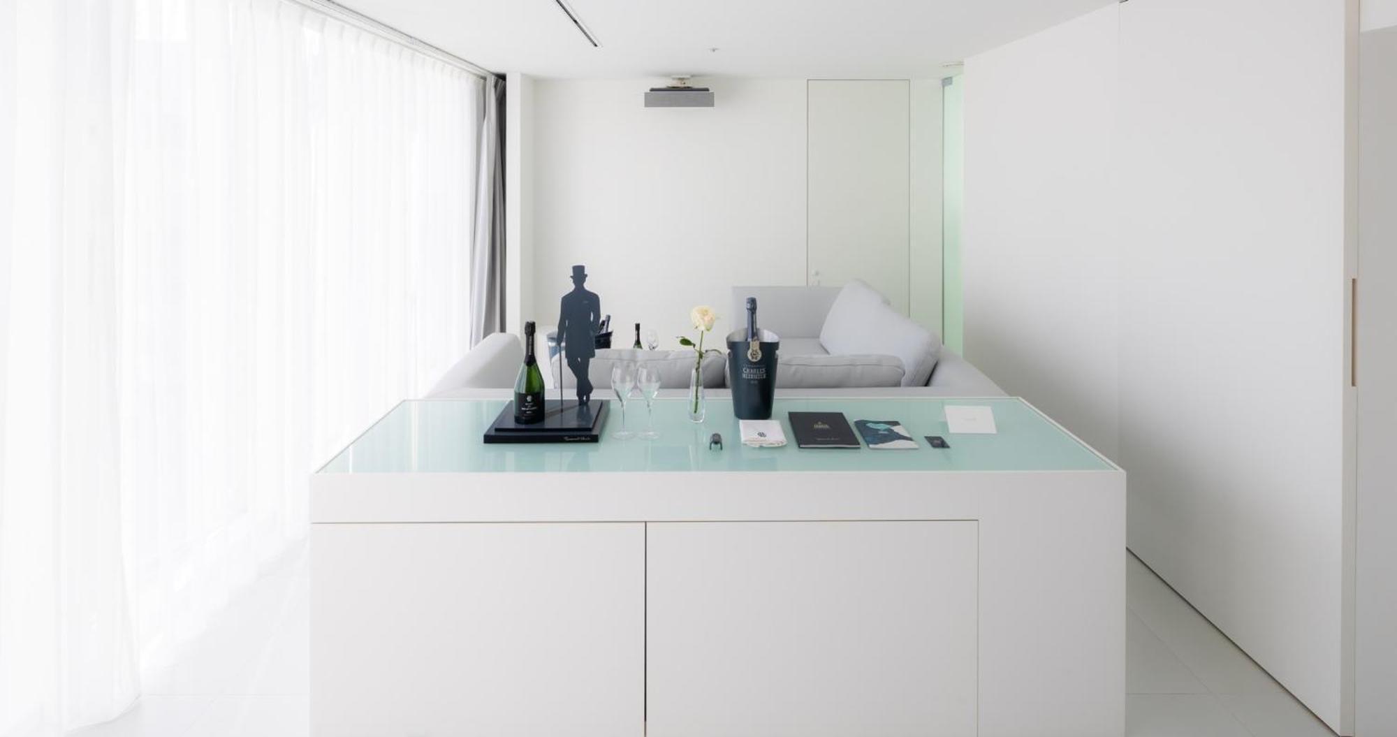 Deluxe Twin Room - High Floor
