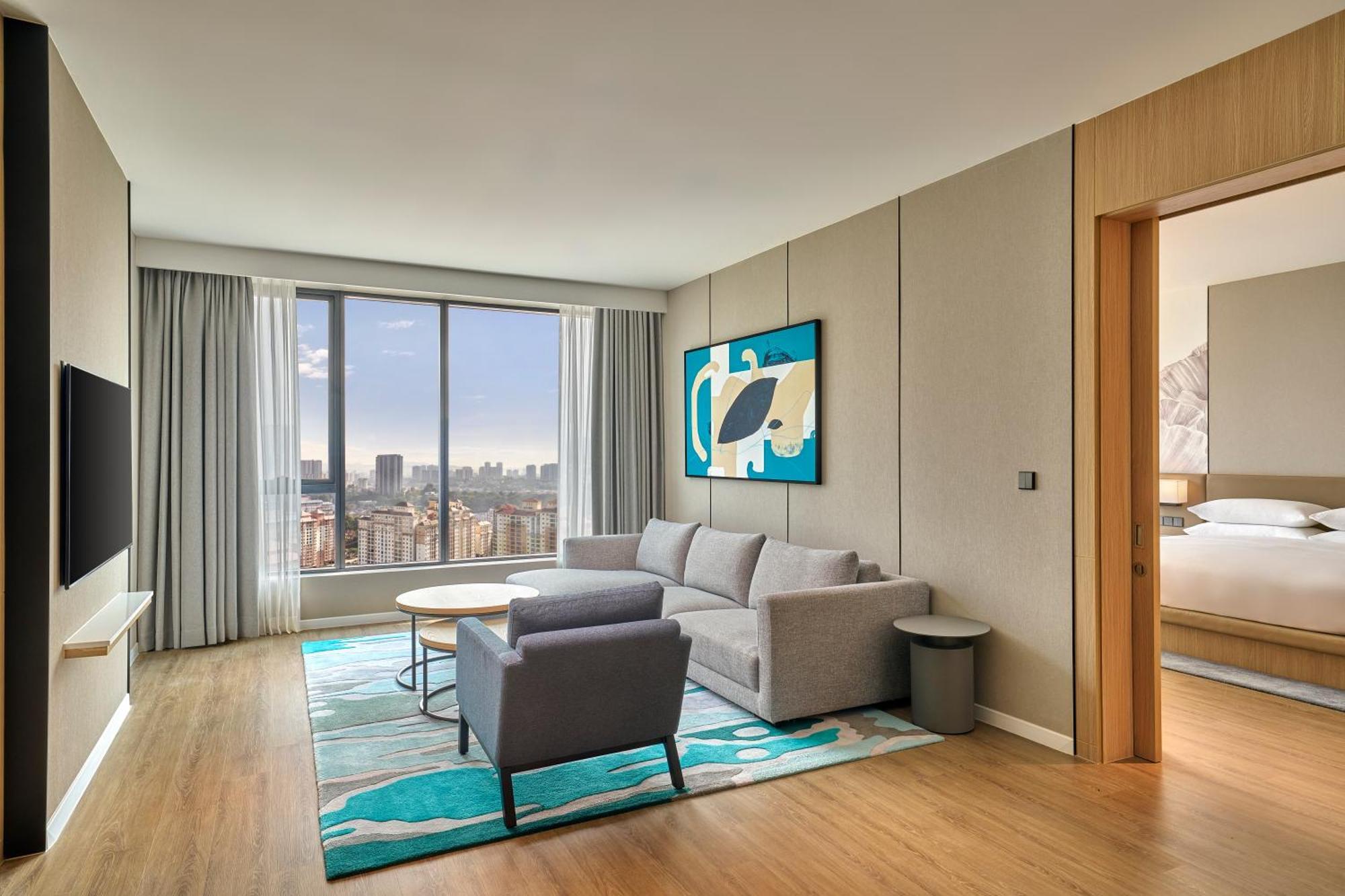 One-Bedroom Suite with King Bed and City View - High Floor,1641238010:JPEG