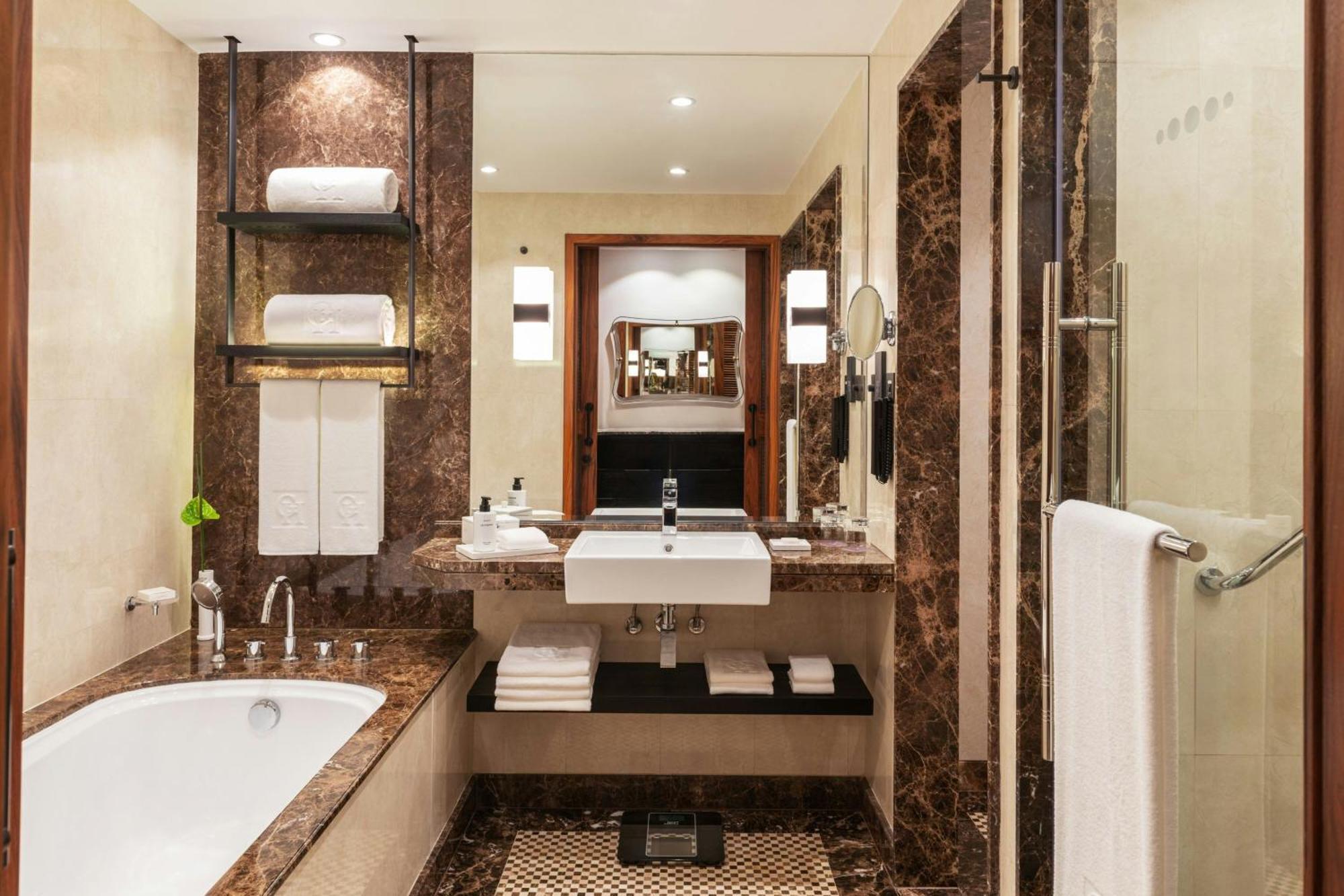 Deluxe Kamer met 1 Kingsize Bed - Gratis Toegang tot Strand en Zwembad van het Resort