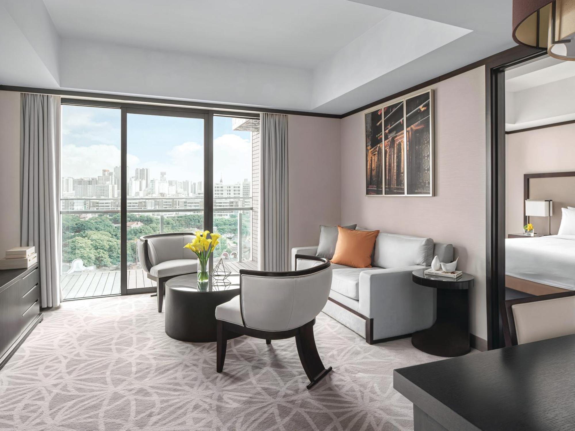 Club One-Bedroom Suite