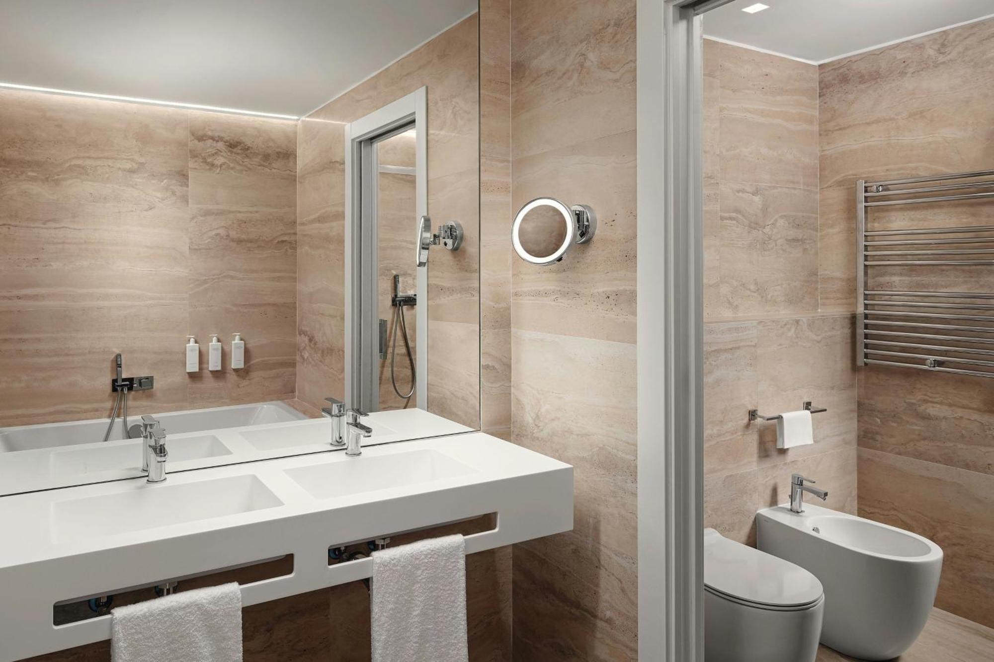 One-Bedroom Signature King Suite with Terrace,1643134223:JPEG