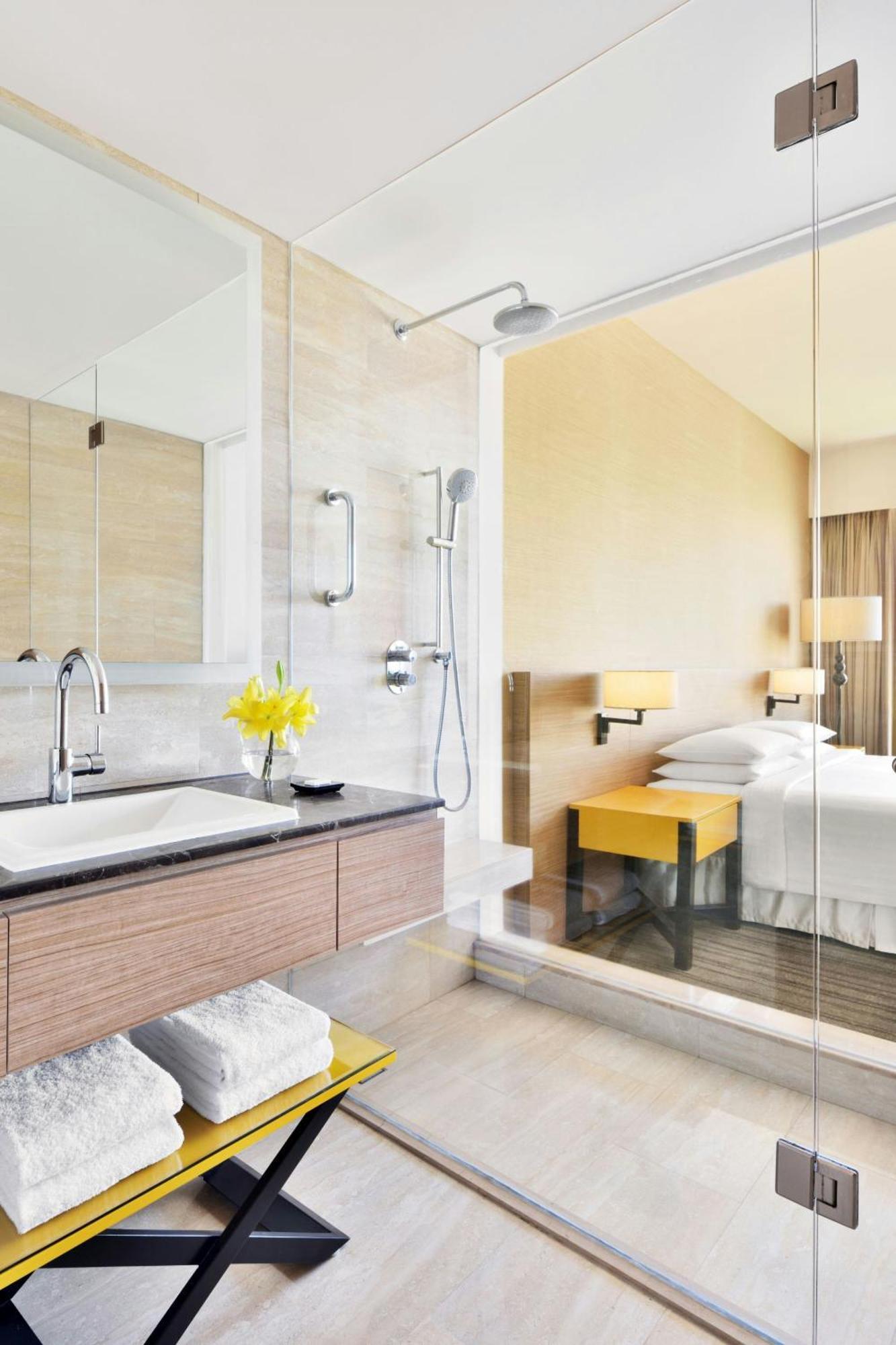 Executive lounge access, Guest room, 1 King
