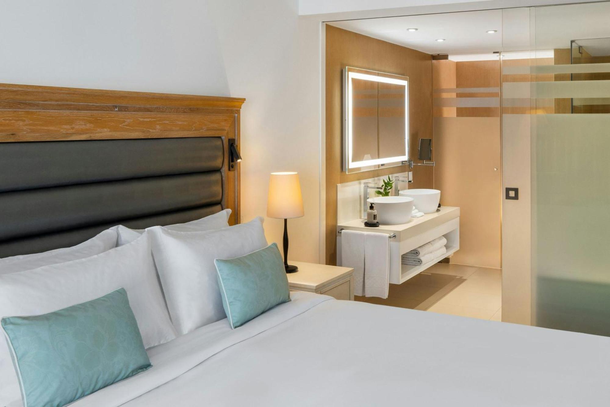 Junior Ocean Suite with Pool View