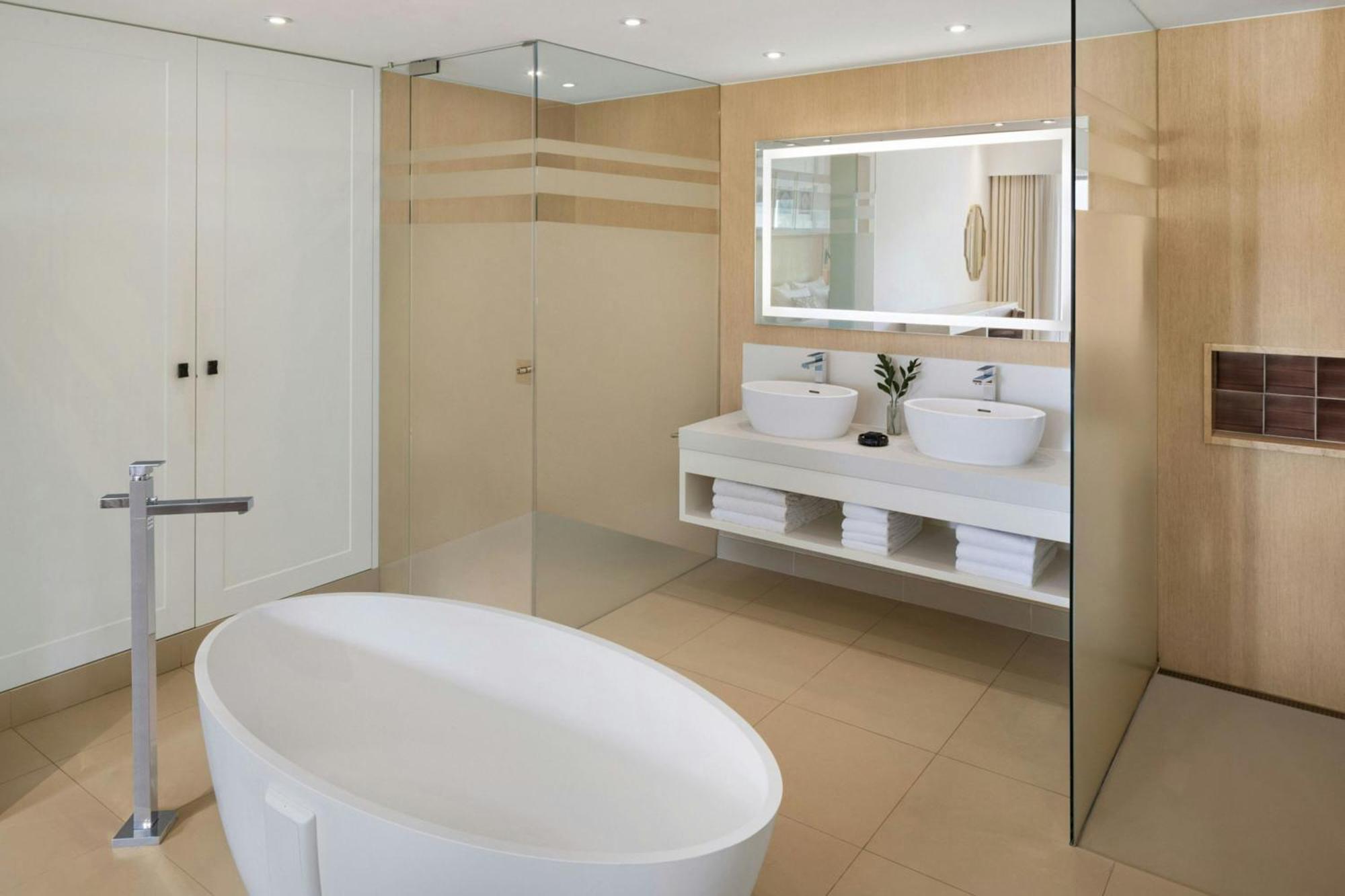 One Bedroom Ocean Suite with Pool View