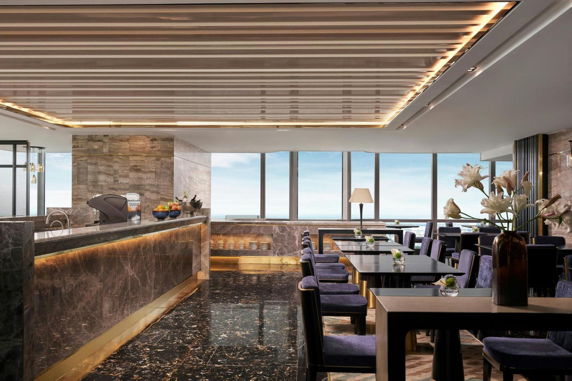 Presidential Suite - Club Lounge Access