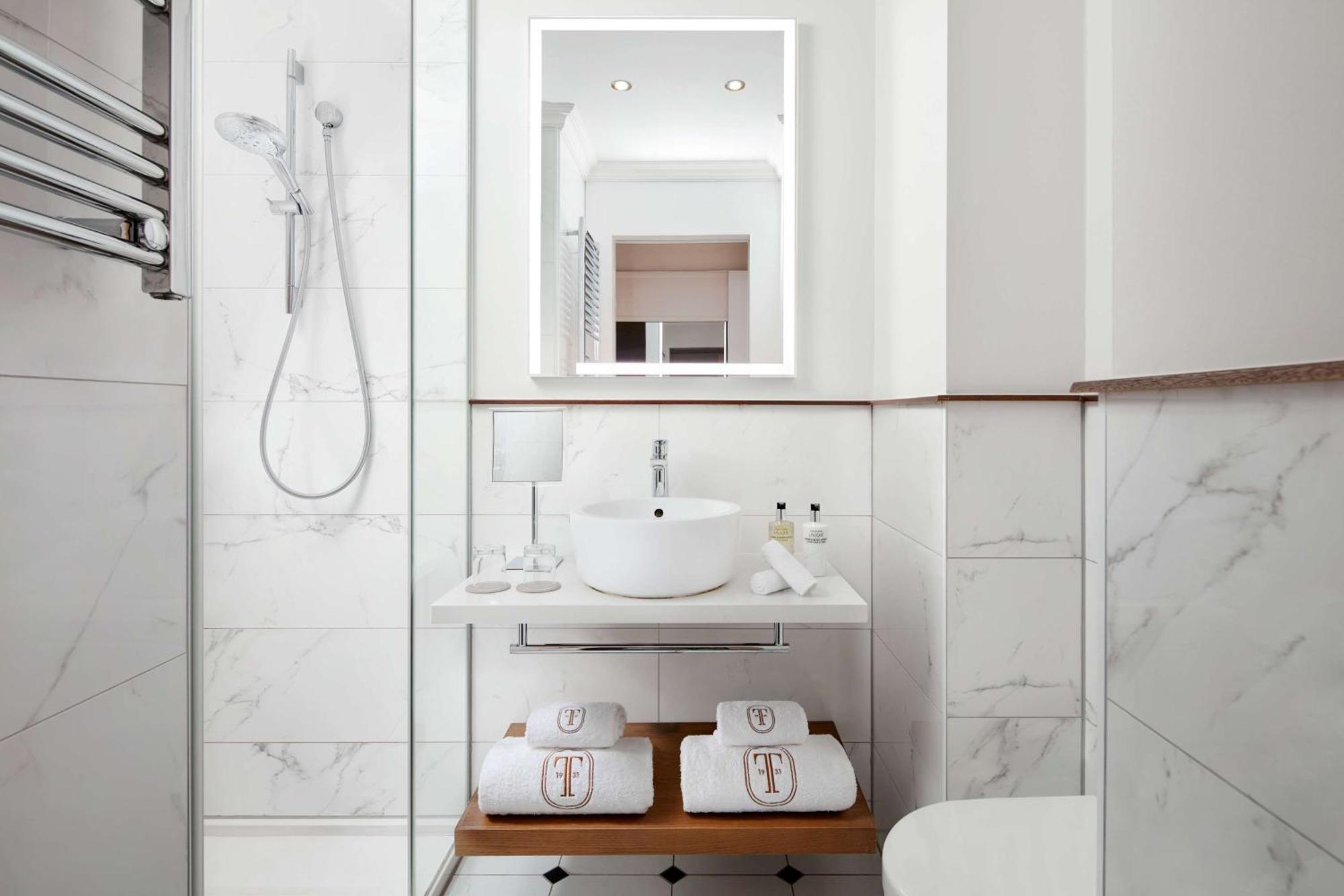 Deluxe Double or Twin Room with Canal View,1643752828:JPEG