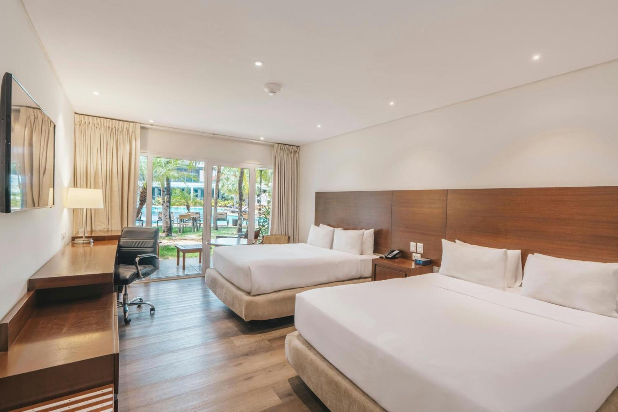 Poolside Queen Room with Two Queen Beds