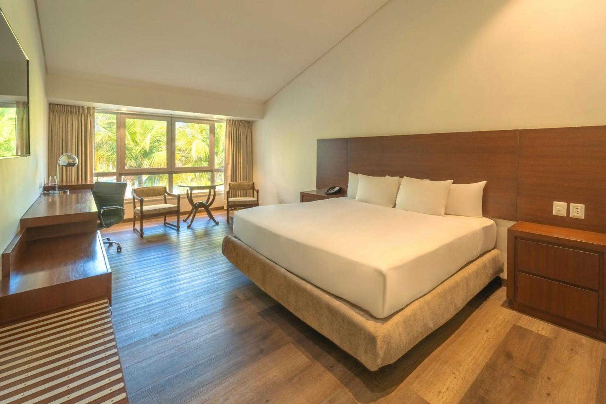 King Room with Pool View
