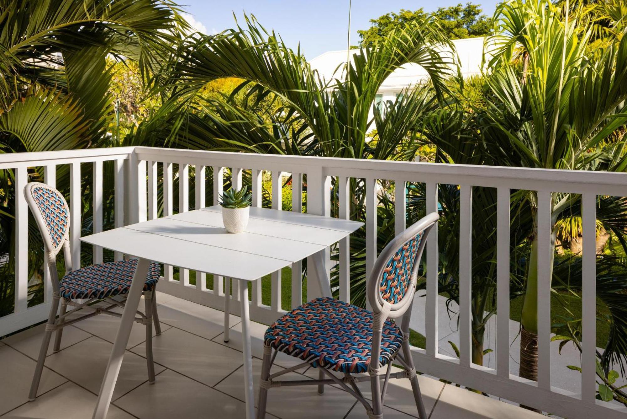 Island Village Honeymoon Luxury Villa Room