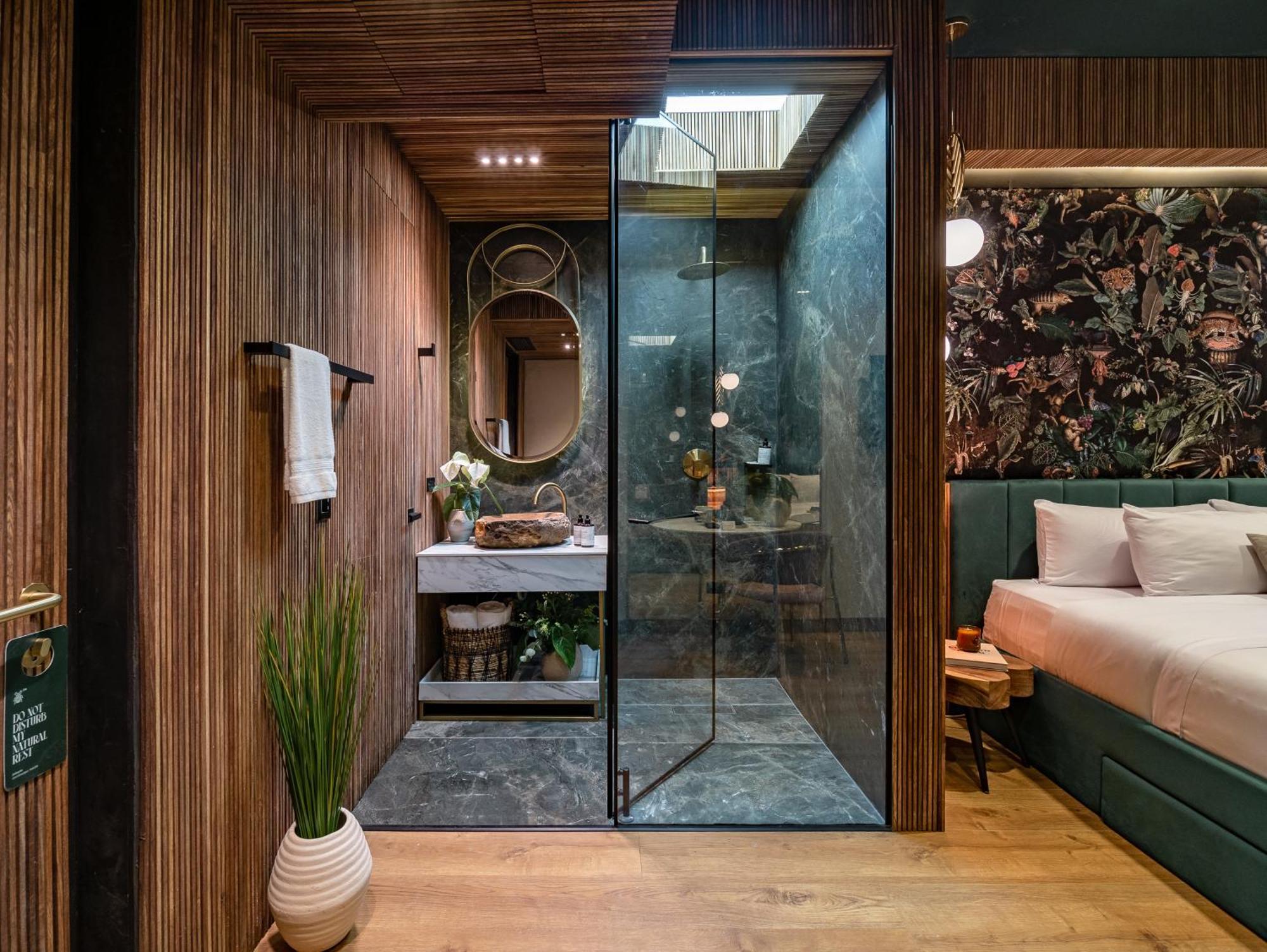 Deluxe Double Room with Bath