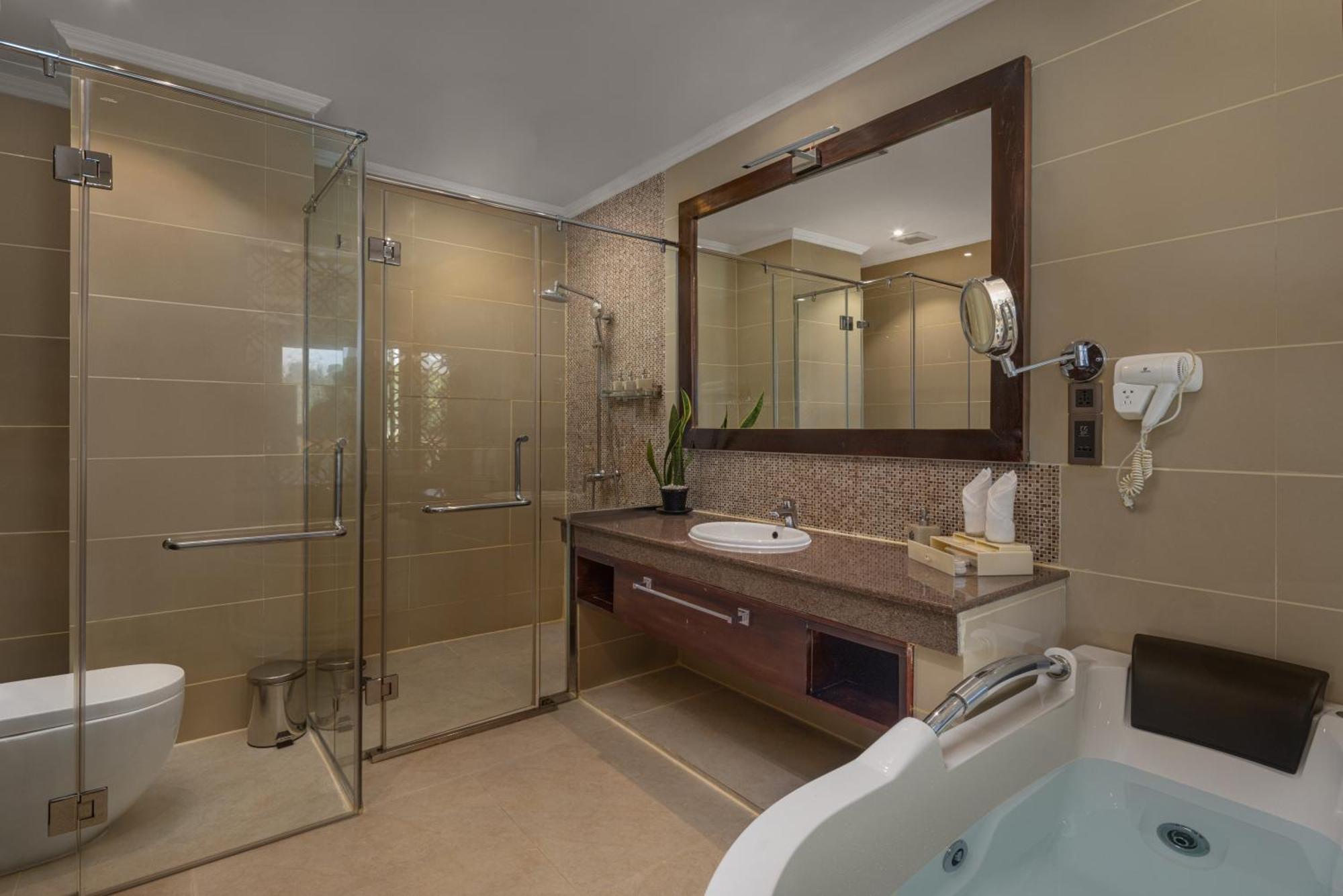 Junior Suite with Early Check-in / Late Check-out on Availability & 10% on all Spa Treatments,1648927335:JPEG