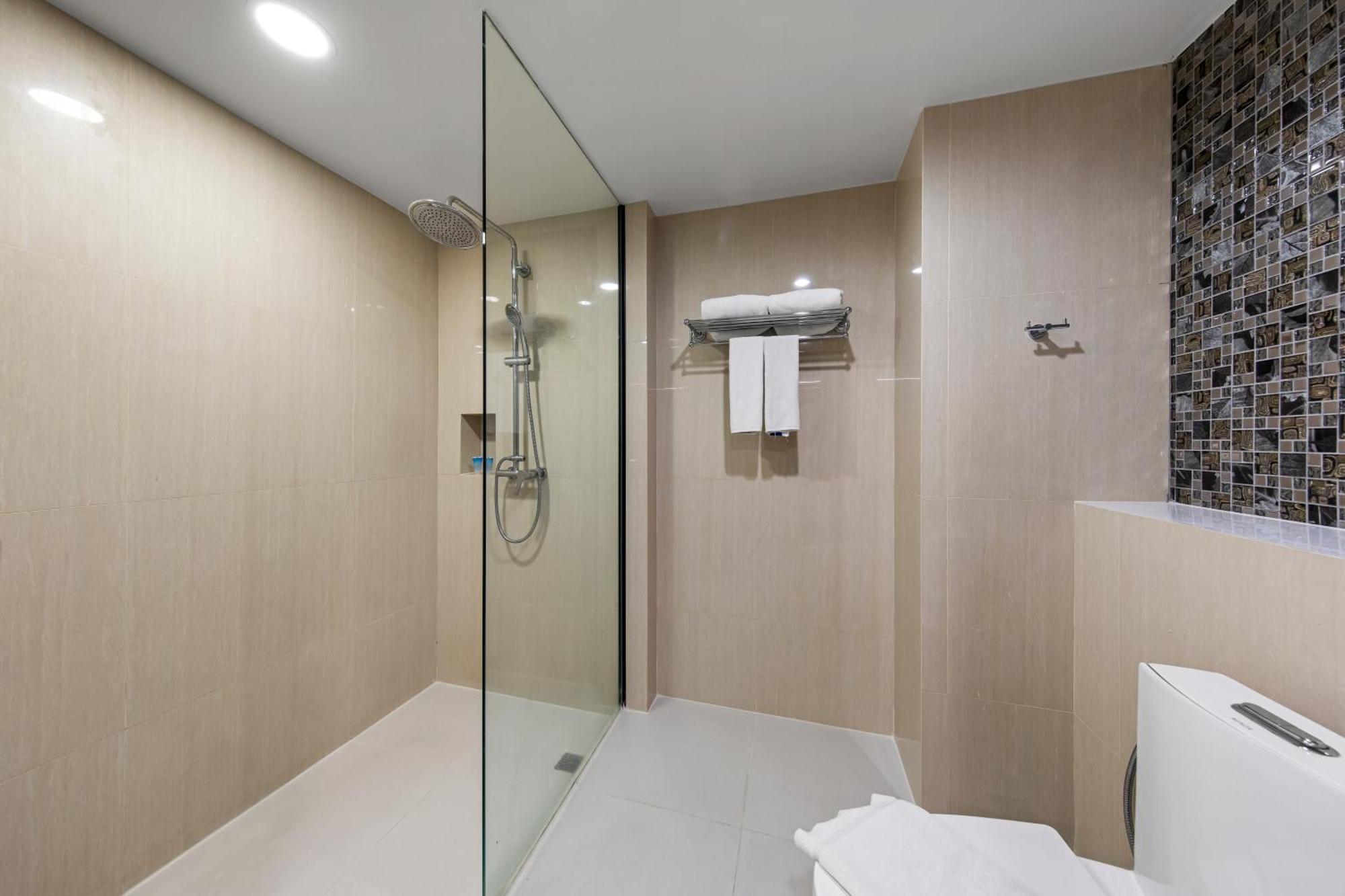 Pool Access Room,1656239170:JPEG